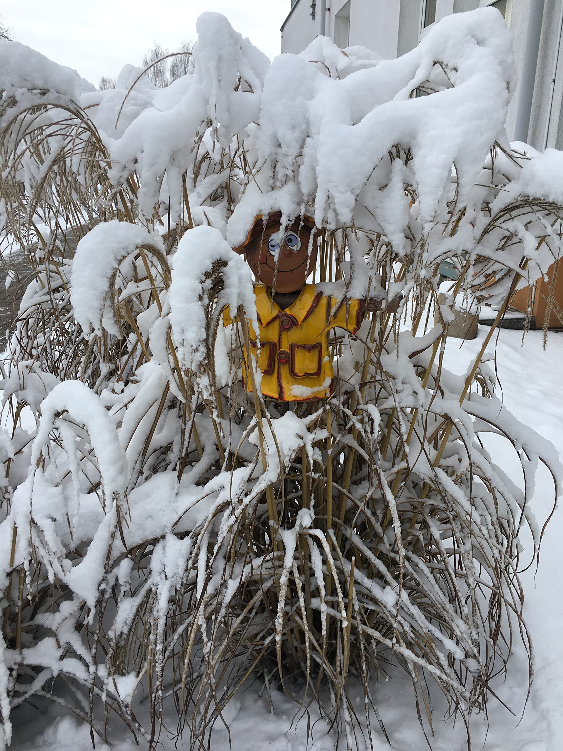 Handmade Frostproof Ceramic Scarecrow Lawn Stake - Yellow Outdoor Garden Decor Statue - Unique Gift for Gardeners (Men & Women) - Perfect for Yard, Patio & Farmhouse Decor