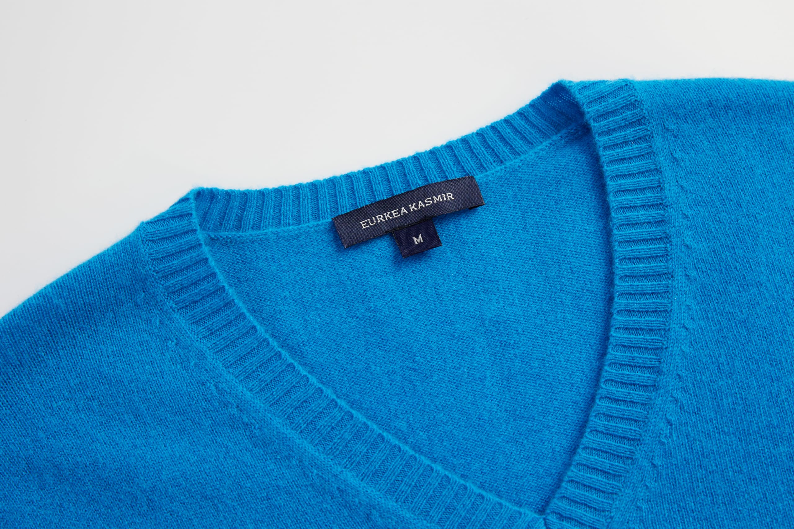 EURKEA 100% Cashmere V-Neck Sweater for Men - Soft Long Sleeve Pullover Winter Knitwear - Perfect Christmas Gift for Him - Ideal for Office, Date Night & Holiday Gatherings