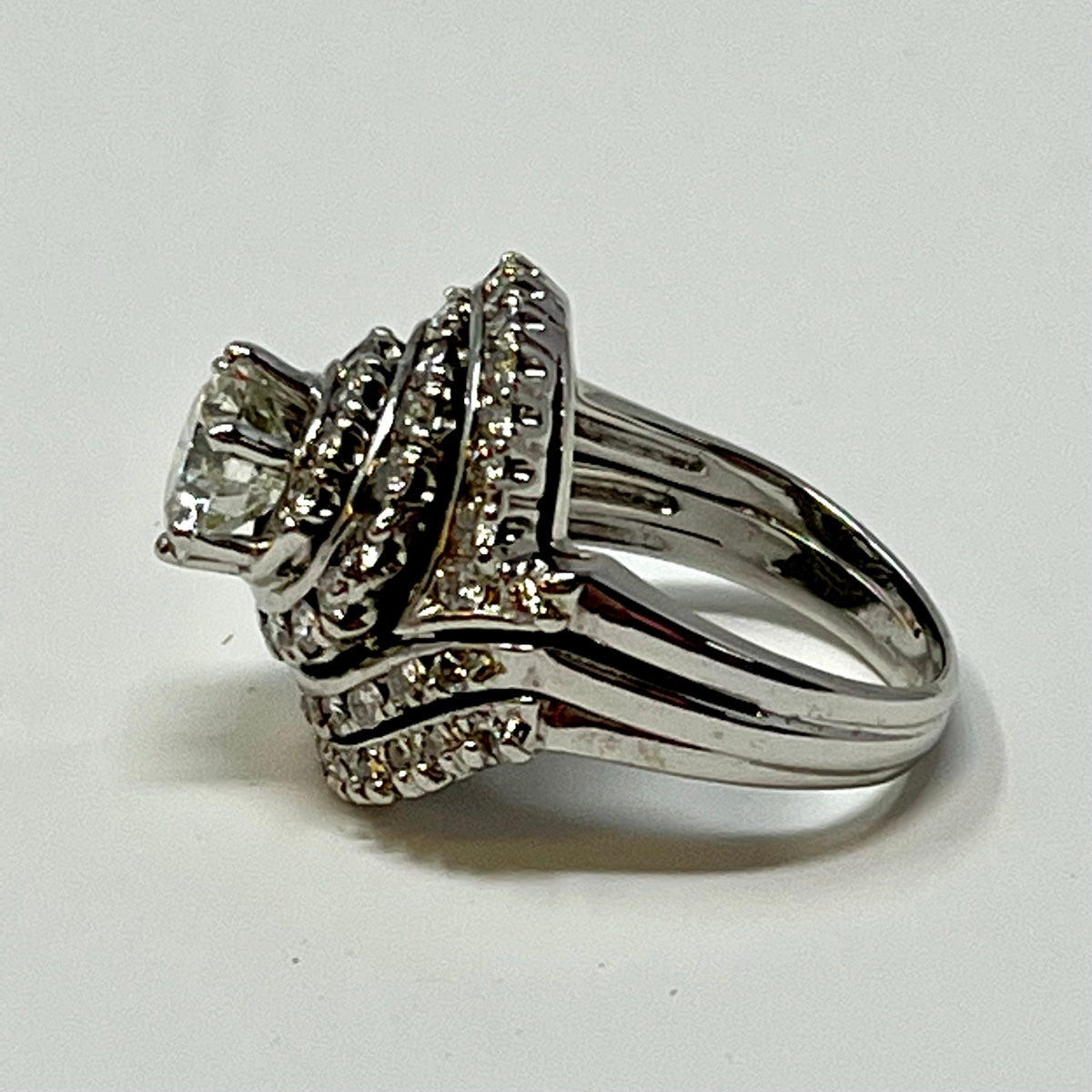 14K White Gold Diamond Swirl Ring for Women - Elegant Twist Design Wedding Band, Anniversary Gift for Her - Perfect for Engagement, Proposal & Special Occasions