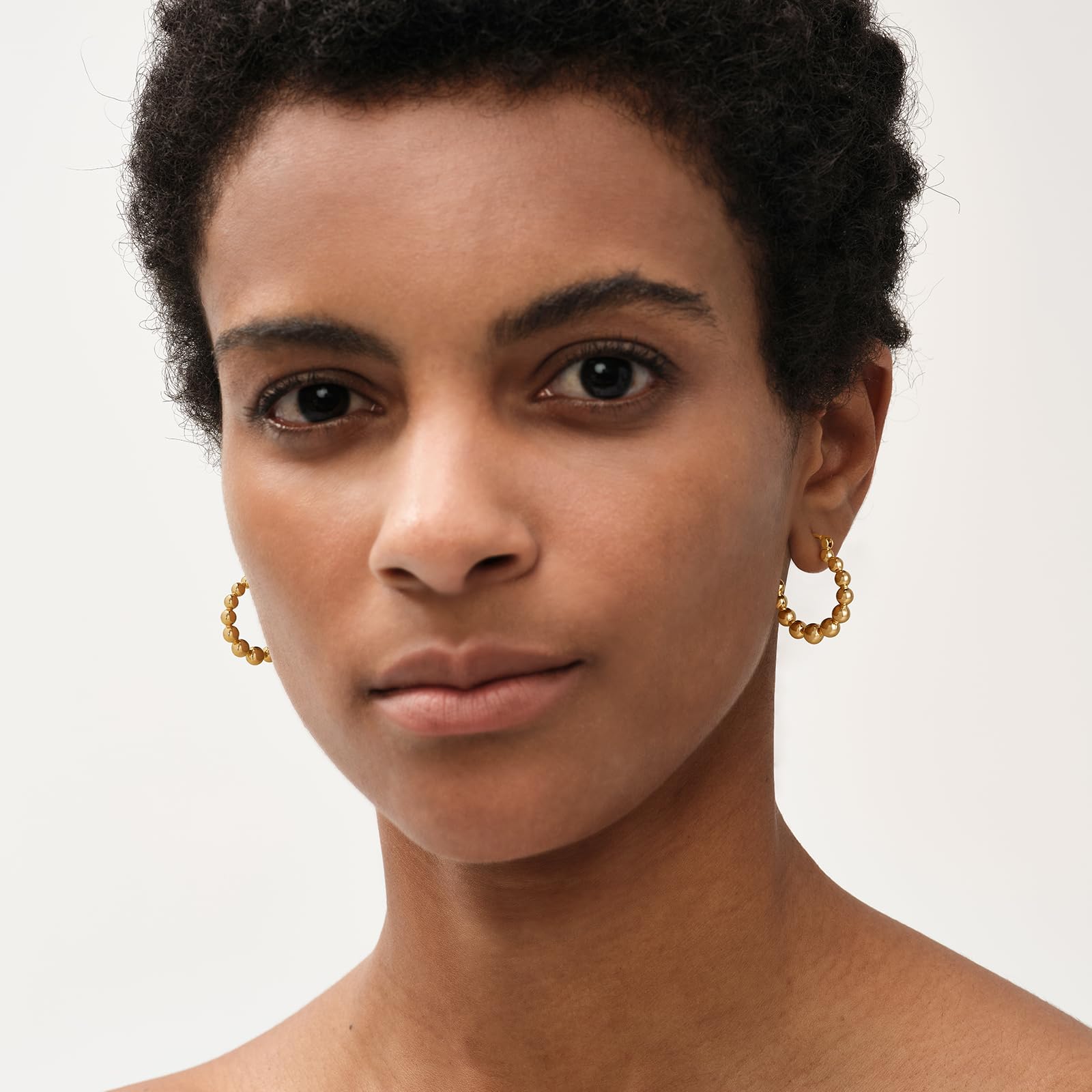 MEVECCO 18K Gold Plated Chunky Huggie Hoop Earrings for Women - Hypoallergenic Handmade Dainty Sleeper Hoops | Perfect for Everyday Wear, Parties & Gifts