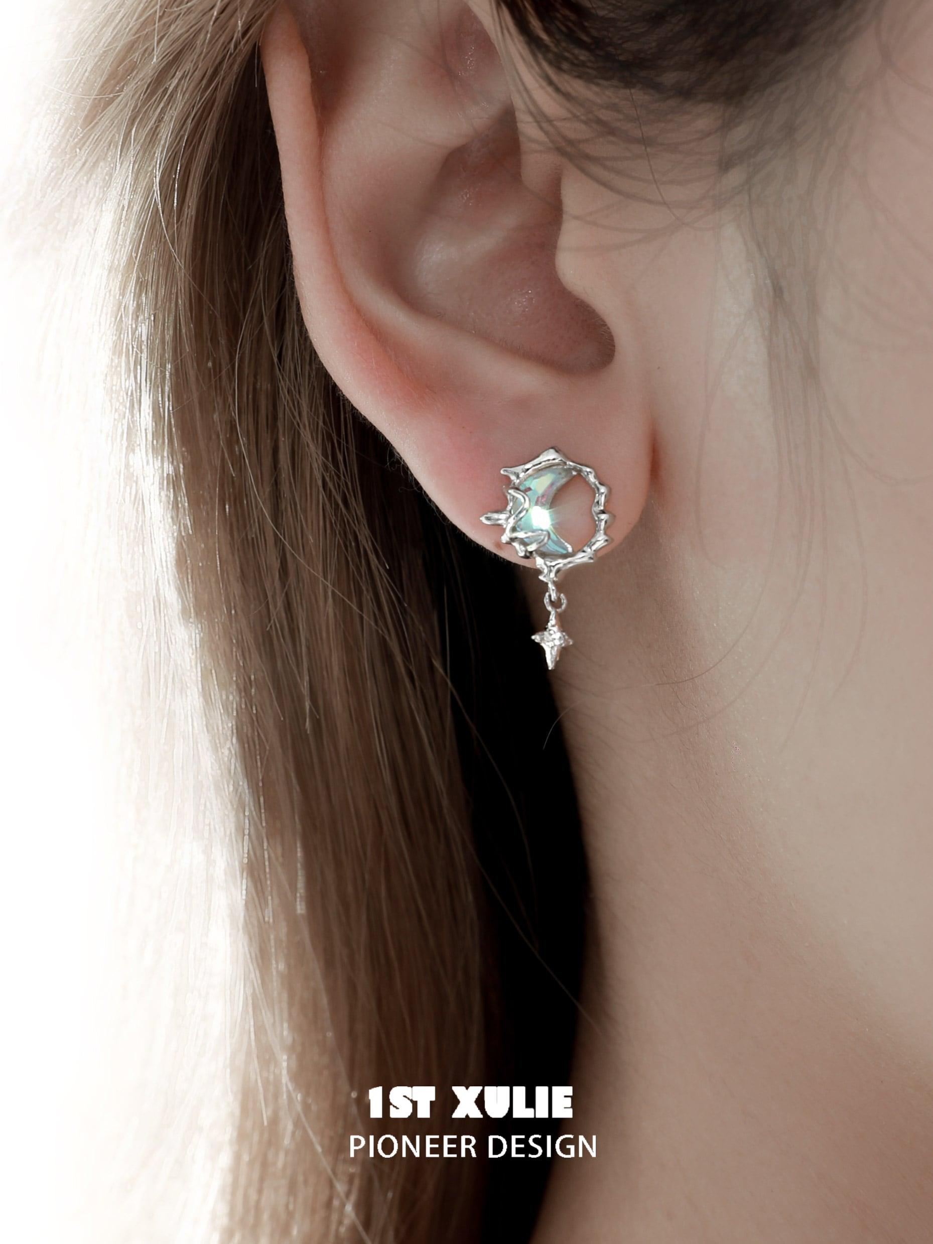 Melting Crescent S925 Sterling Silver Moon Earrings™ - Dainty Hypoallergenic Jewelry for Women, Perfect for Everyday Wear, Date Night & Gift Giving