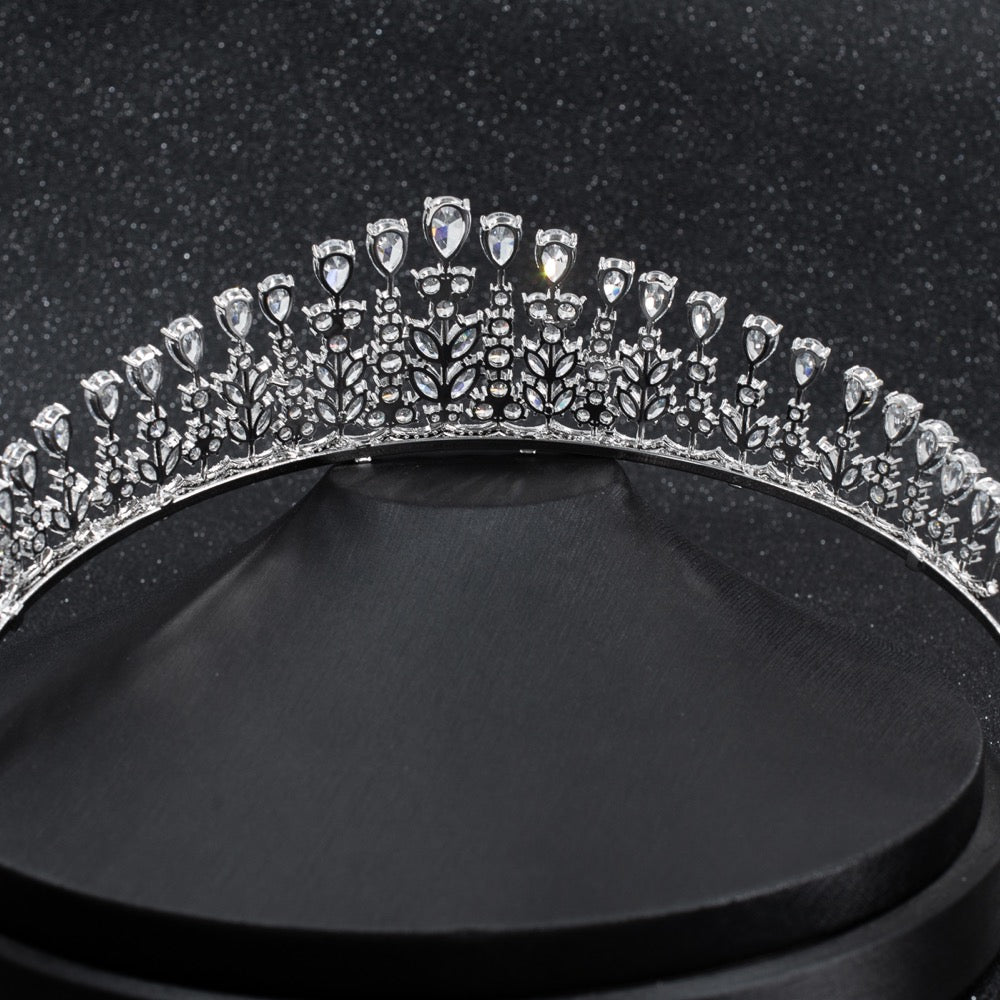Elegant Cubic Zirconia Wedding Tiara Crown for Brides - CH10255 | Perfect for Bridal Showers, Weddings, and Royal-Themed Events