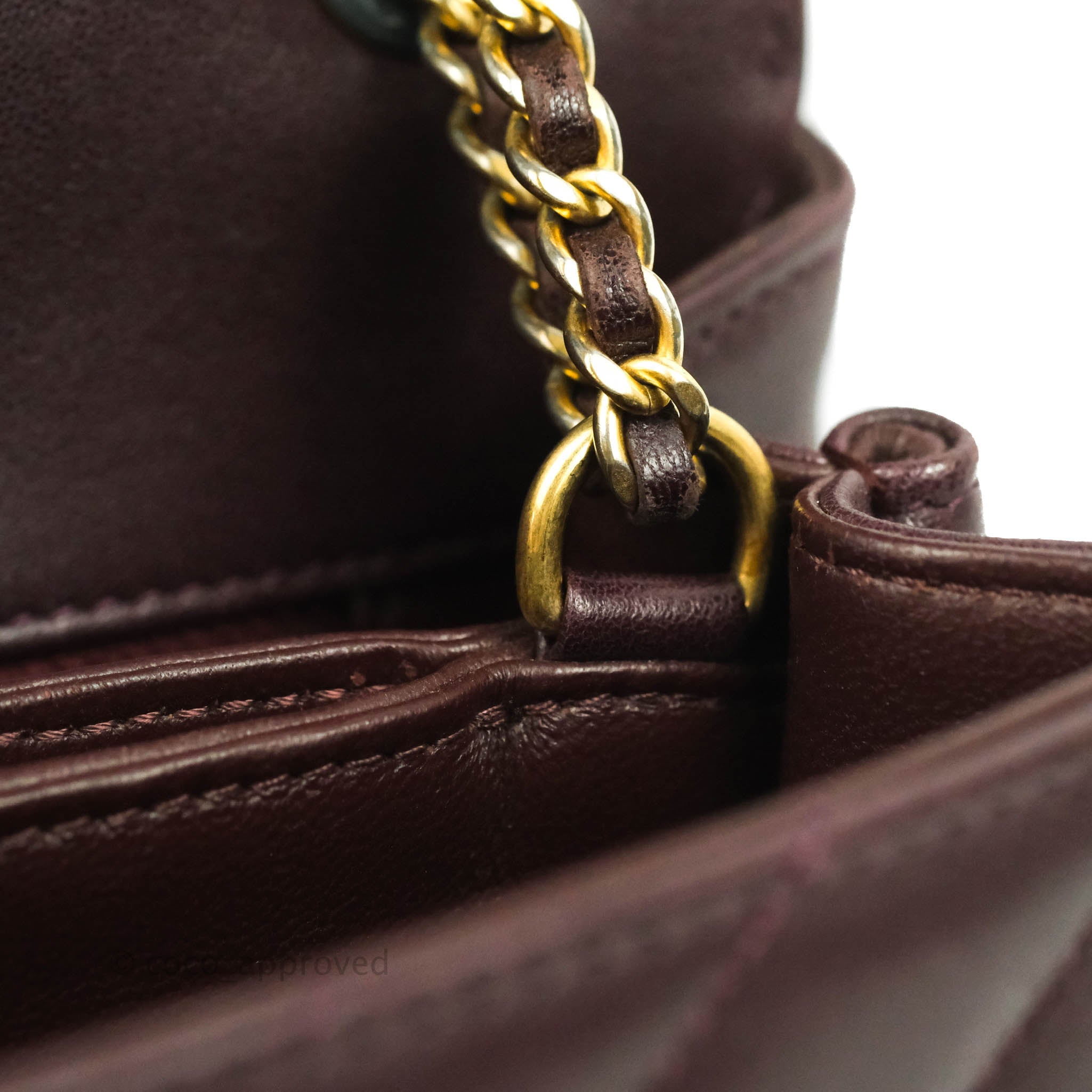 Chanel CC Signature Flap Bag in Diagonal Burgundy Calfskin with Aged Gold Hardware - Luxury Crossbody Purse for Women, Perfect for Date Night & Special Occasions