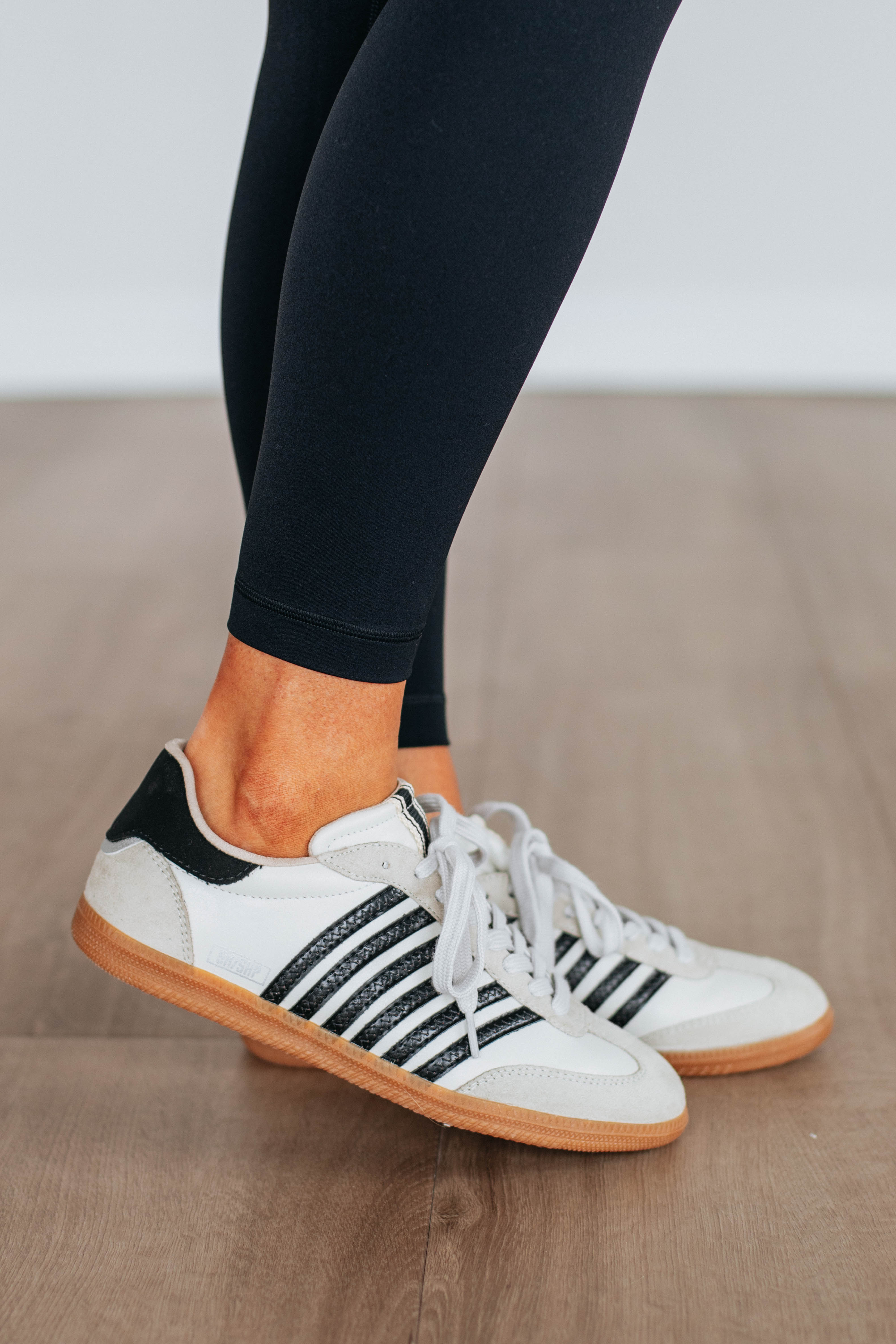 Trendy Black Mix Sneakers for Women & Men - Stylish & Comfortable Walking Shoes for Casual Outfits & Everyday Wear