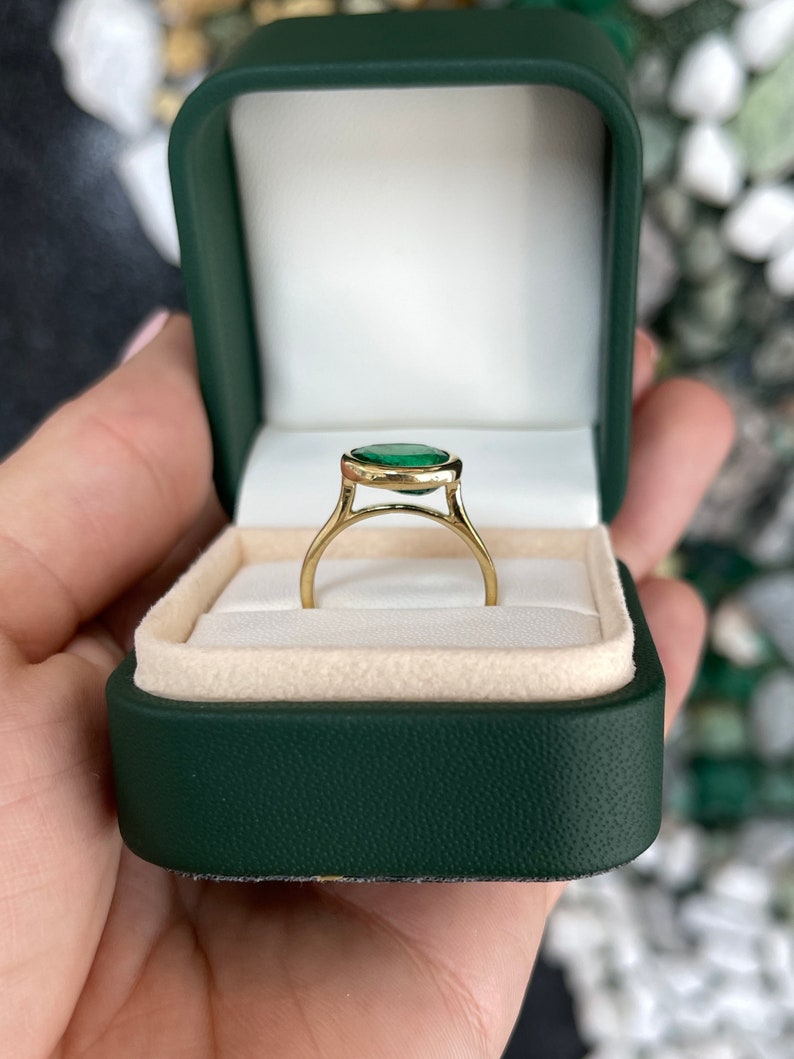 2.75ct 18K Yellow Gold East-West Oval Vivid Green Emerald Solitaire Bezel Promise Ring - Stackable, Anniversary Gift, Engagement Jewelry for Her