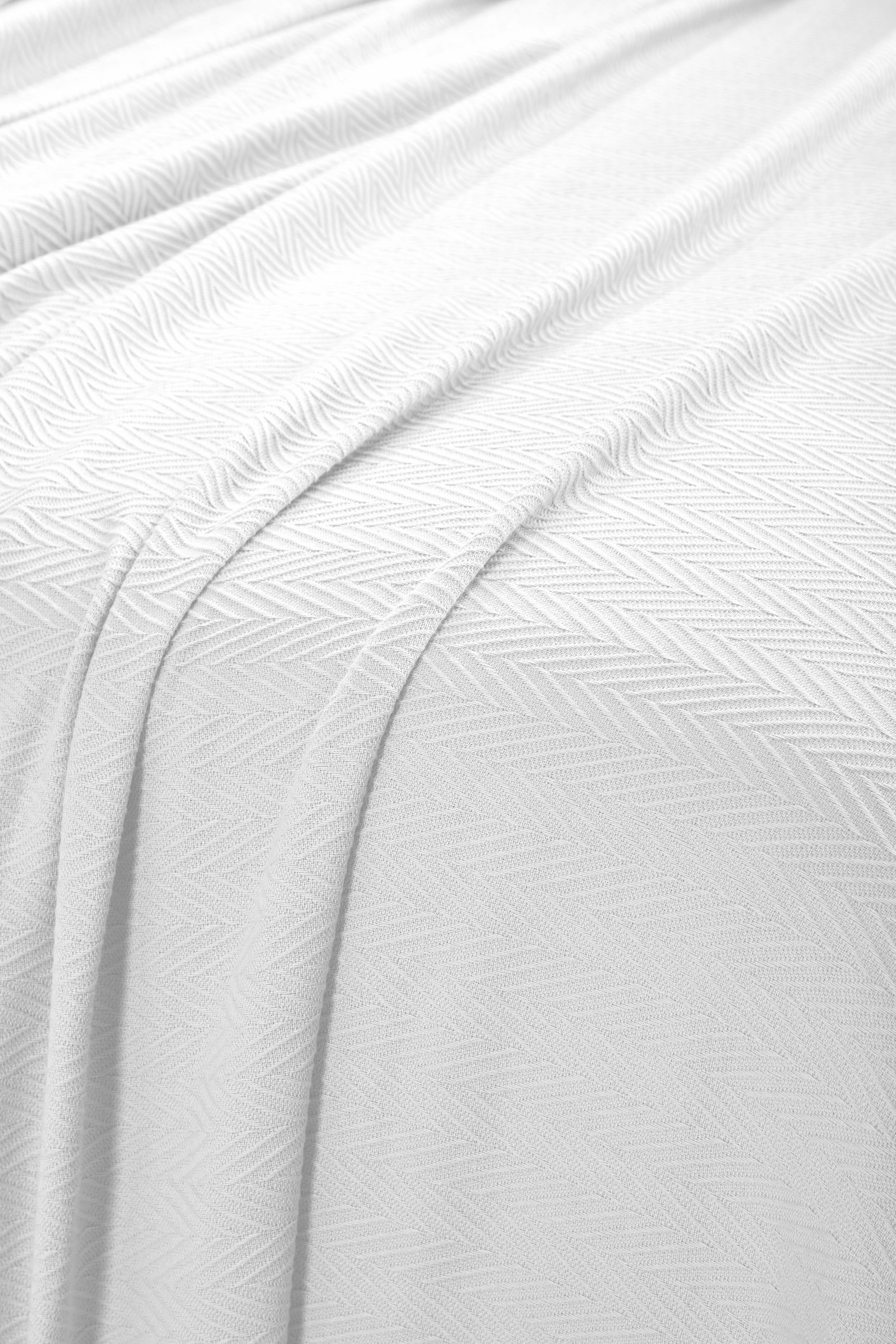 Soft All-Season Chevron Cotton Bed Blanket & Sofa Throw - Cozy Home Decor for Living Room, Bedroom, and Travel