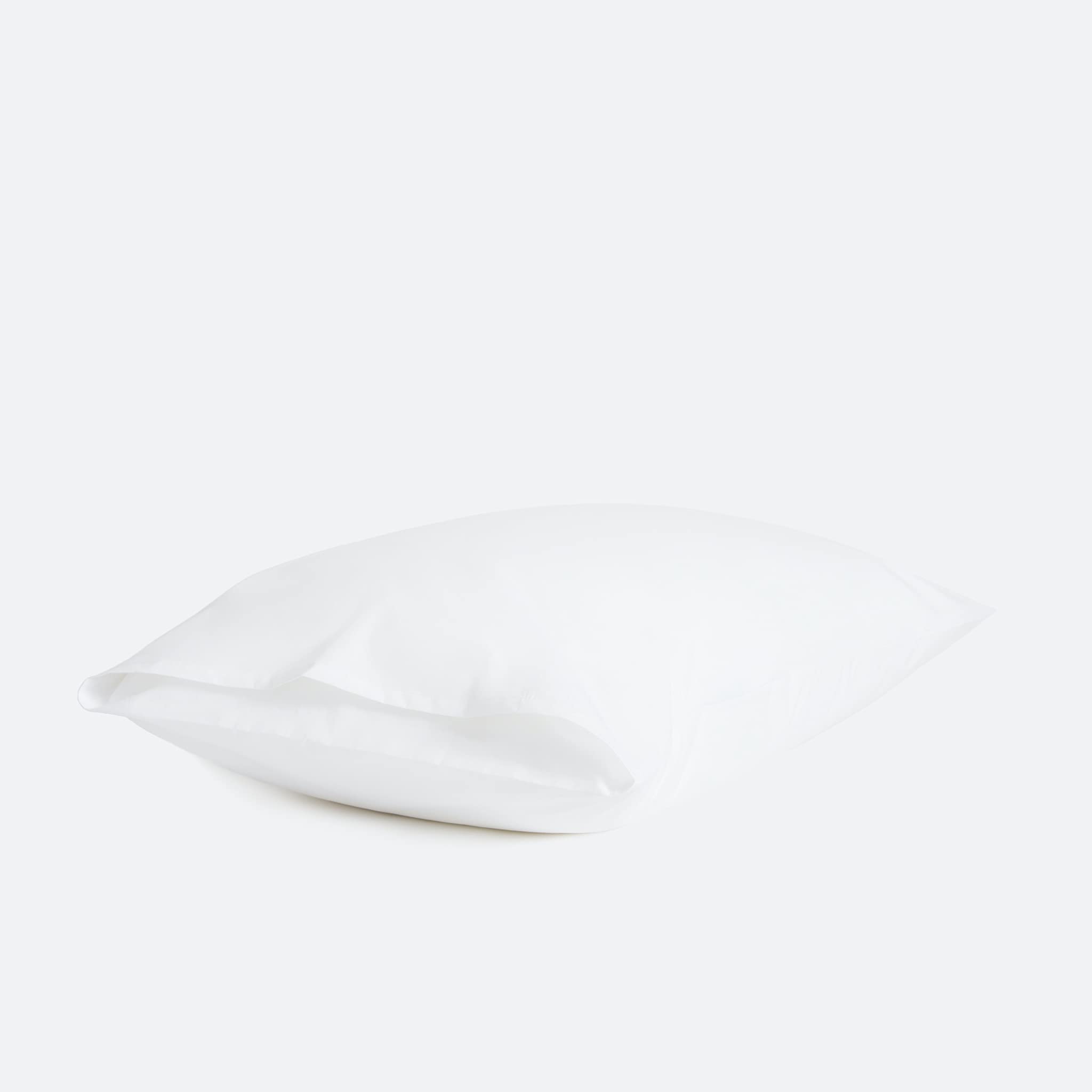 Brooklinen Luxury Sateen 3-Piece Sheet Set - 100% Cotton Queen Size Bed Sheets (No Flat Sheet) - 1 Fitted Sheet & 2 Pillowcases - Ultra Soft & Breathable for Year-Round Comfort - Perfect for Master Bedroom, Guest Room & Hotel Style Bedding