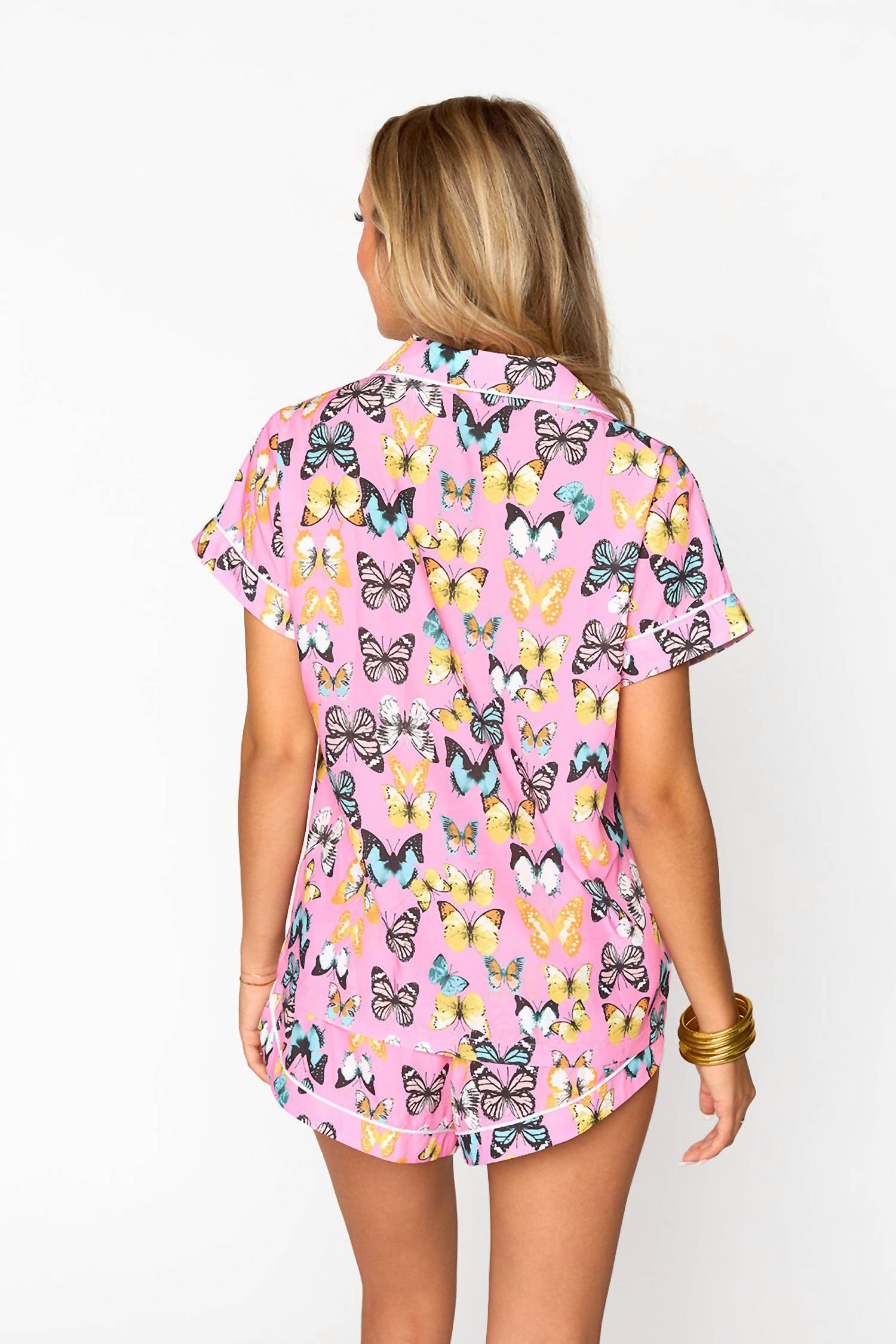 Feelin' Butterflies Pajama Set for Women - Soft Pink Sleepwear, Comfortable Loungewear for Relaxing at Home or Sleepovers