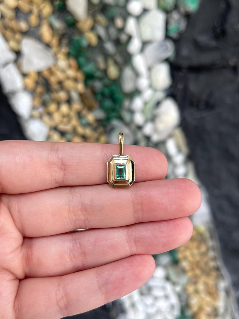 0.70ct 14K Gold Natural Emerald Cut Emerald Solitaire Slider Pendant Necklace for Women - Elegant Jewelry Gift for Birthday, Anniversary & Special Occasions