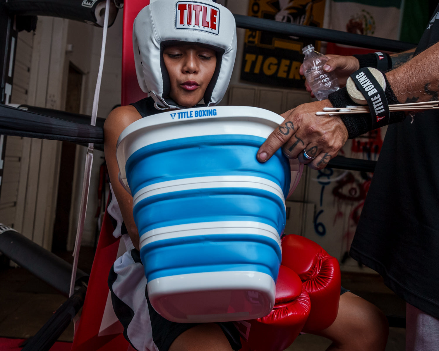 TITLE Boxing Collapsible Bucket - Portable Folding Training Equipment for Punching Bag Water & Ice - Perfect for Home Gym, Boxing Training, and Martial Arts Practice