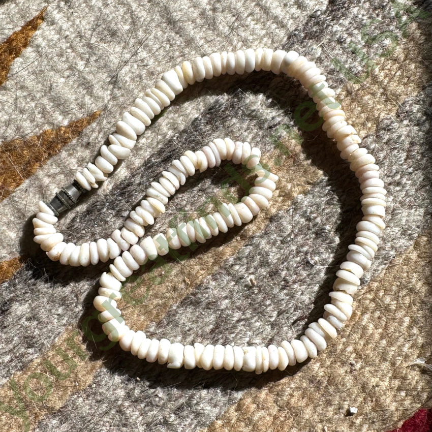 Vintage Hawaiian Puka Shell Necklace 14.5