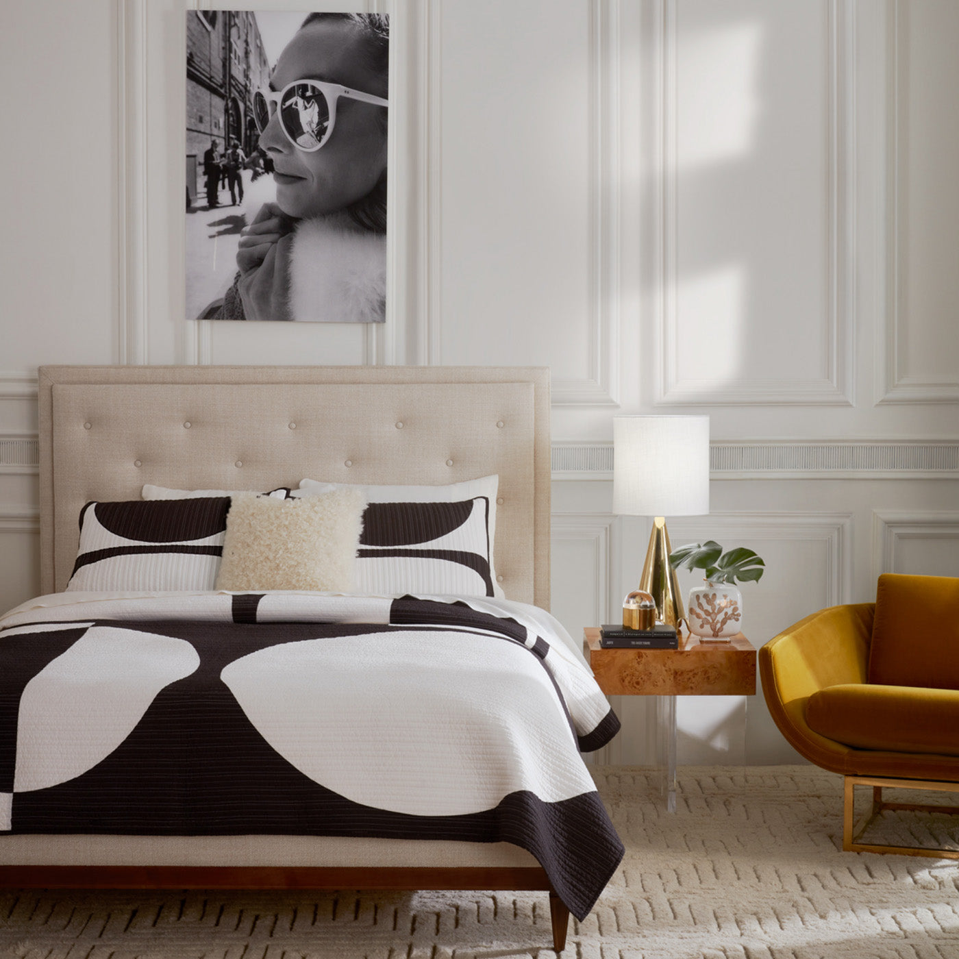 Lampert Queen Size Bed Frame - Modern Upholstered Platform Bed with Wooden Slats - Perfect for Bedroom, Guest Room & Master Suite