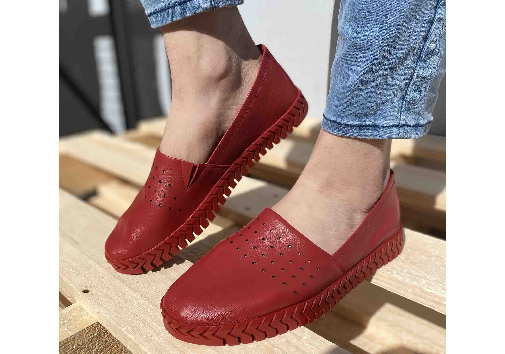Orcade Women's Comfortable Leather Cargo Shoes - Handmade in Brazil - Perfect for Work, Travel & Casual Wear
