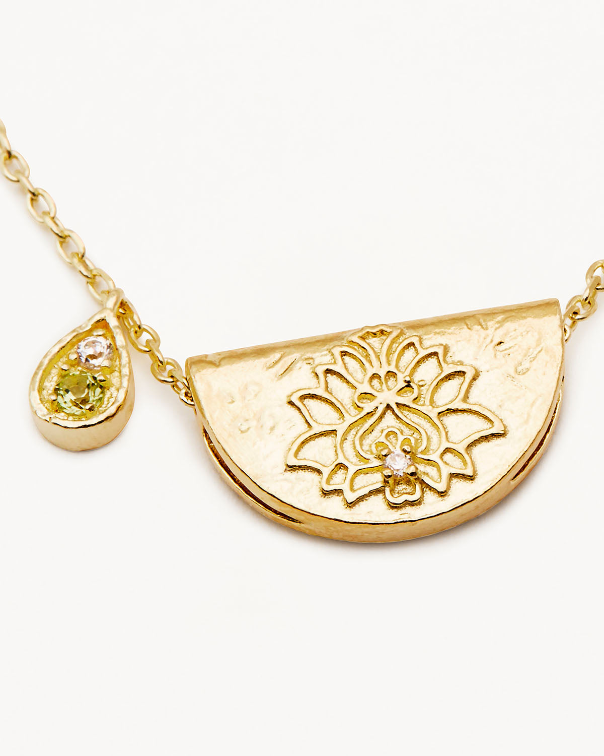18K Gold Vermeil Lotus Birthstone Necklace for August - Peridot Gemstone Jewelry for Women, Elegant Gift for Birthday, Anniversary & Special Occasions | Perfect for Everyday Wear & Layering