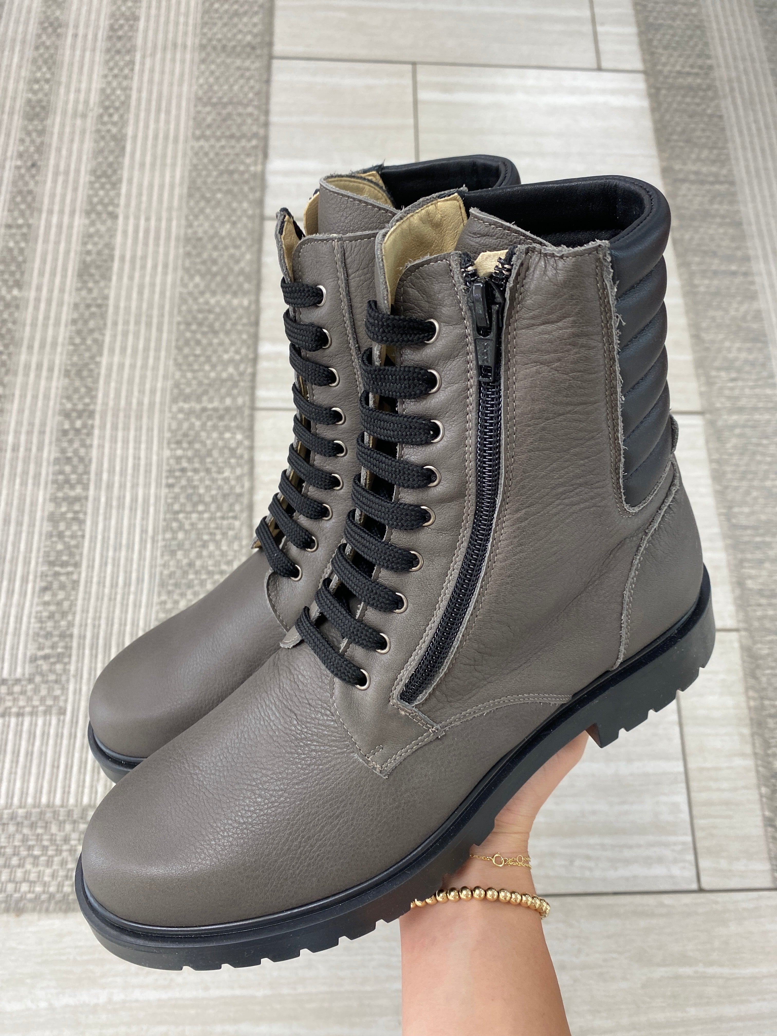 Andanines Women's Gray Waterproof Zipper Boots - Stylish Winter Ankle Boots for Outdoor Hiking, Walking & Fashion