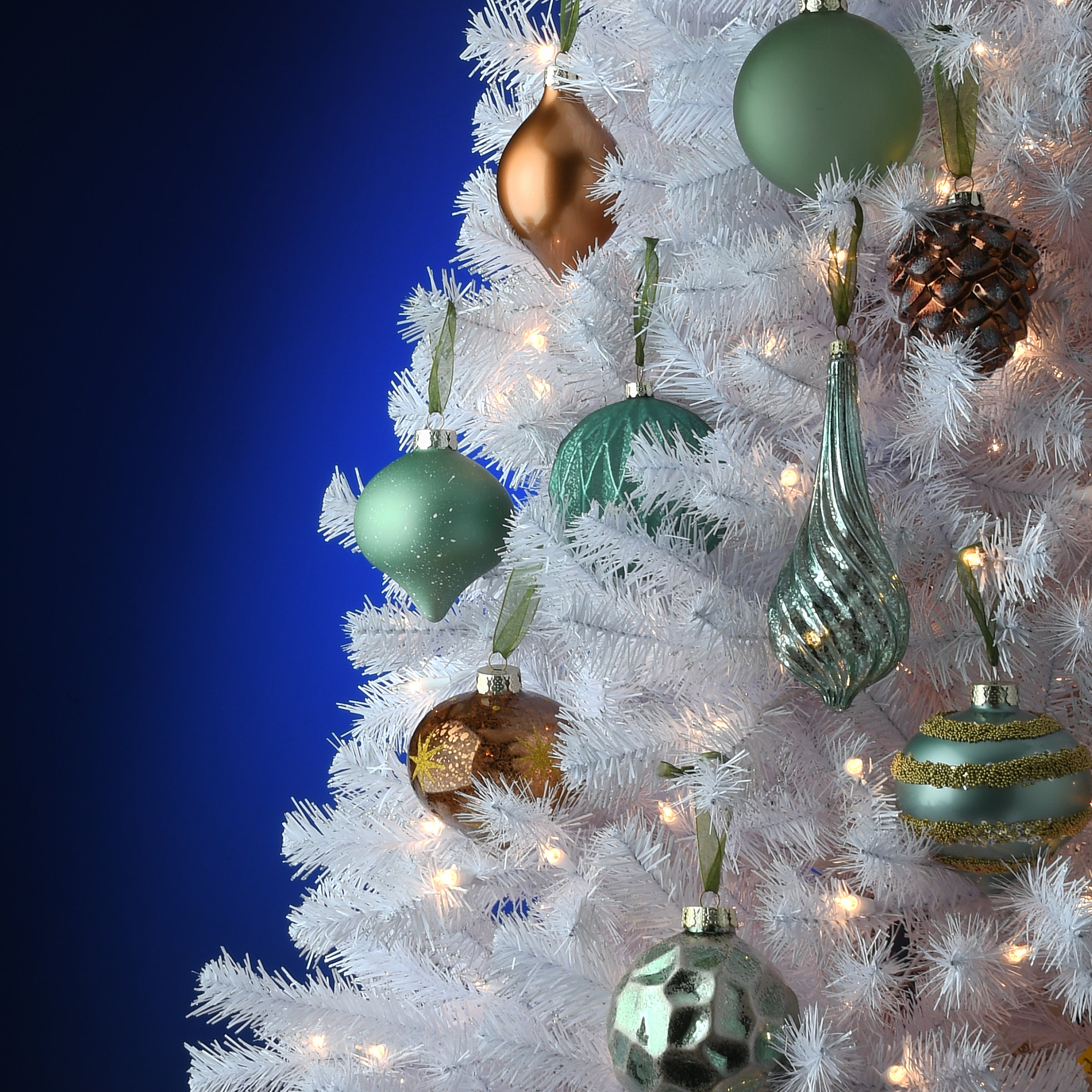 20-Piece Christmas Tree Ornament Set - Alpine Collection for Holiday Decorations, Perfect for Xmas Tree Decorating, Home & Office Festive Decor
