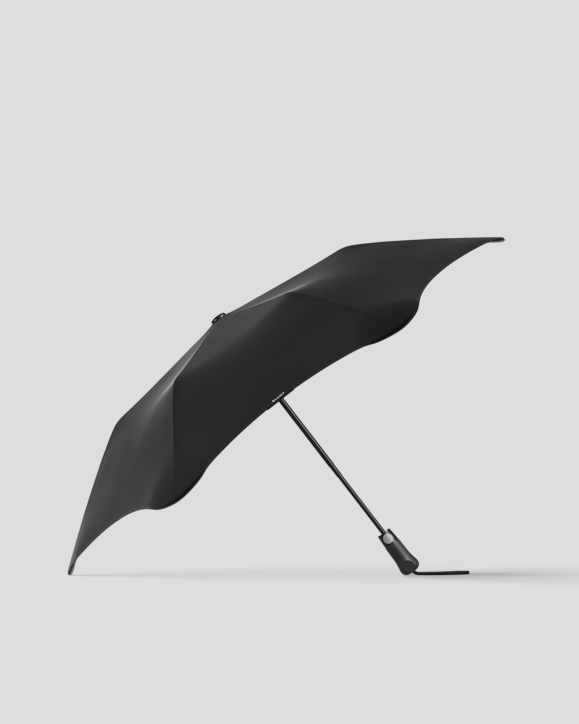 Blunt Metro Compact Windproof Travel Umbrella - Black | Perfect for Commuting, Hiking & Outdoor Adventures