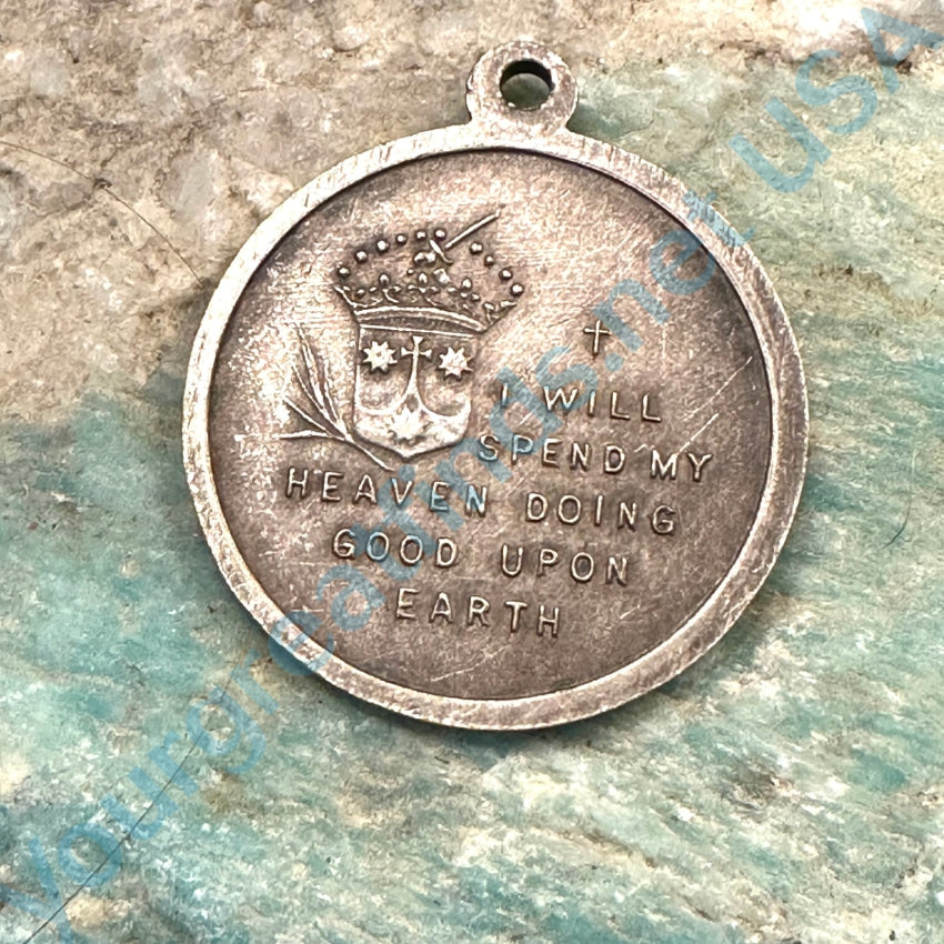 Vintage Saint Teresa Devotional Medallion - Religious Jewelry for Prayer & Protection - Perfect for Gifts, Collectors & Catholic Faith Followers