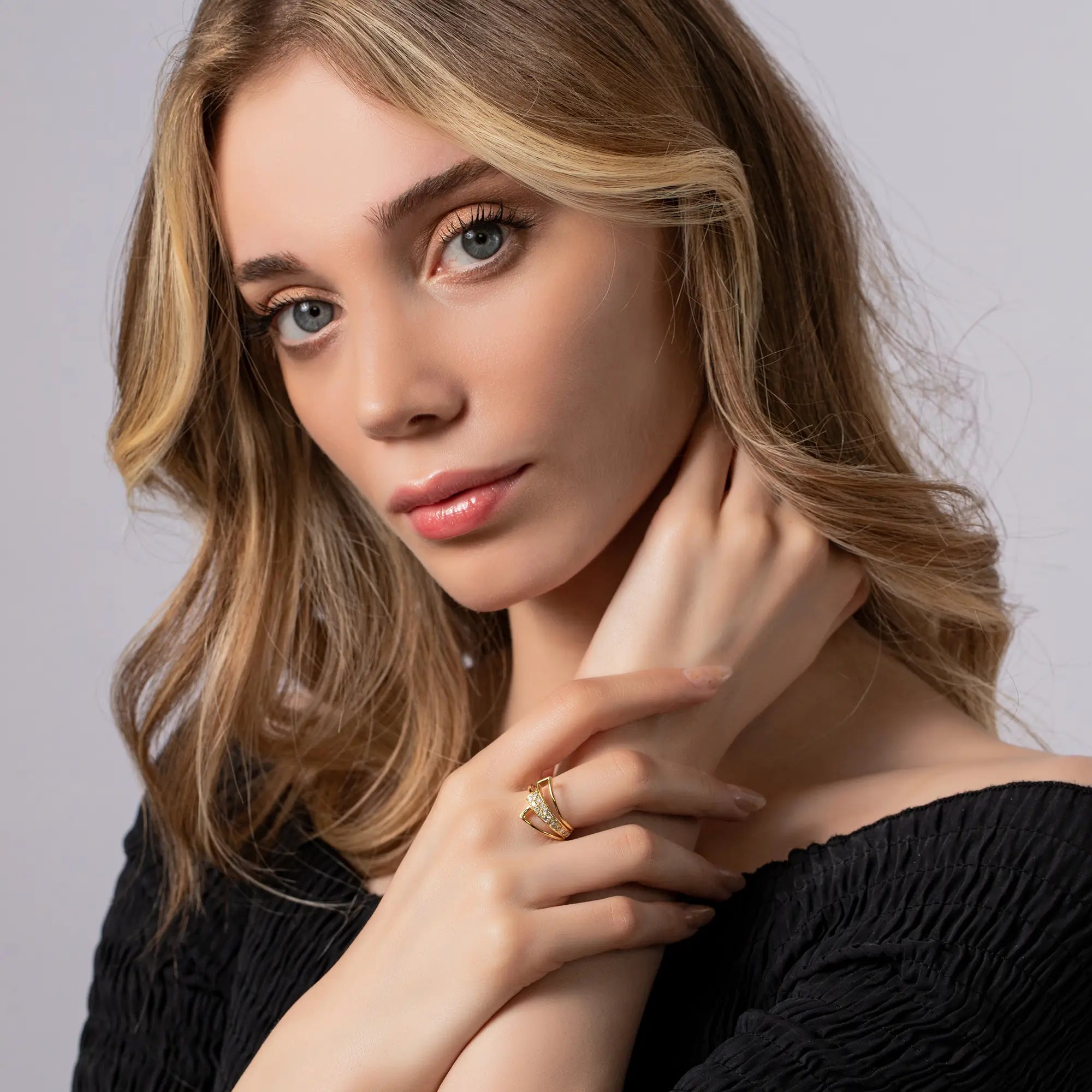 14K Gold Cluster Ring for Women - Elegant Stackable Wedding Band, Anniversary Gift, Everyday Jewelry - Perfect for Parties, Dates & Special Occasions