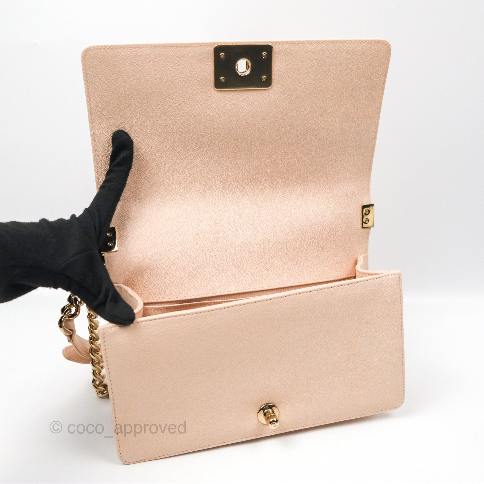 Chanel Chevron Medium Boy Bag in Light Pink Caviar Leather with Gold Hardware - Luxury Crossbody Bag for Women, Perfect for Parties & Evening Events