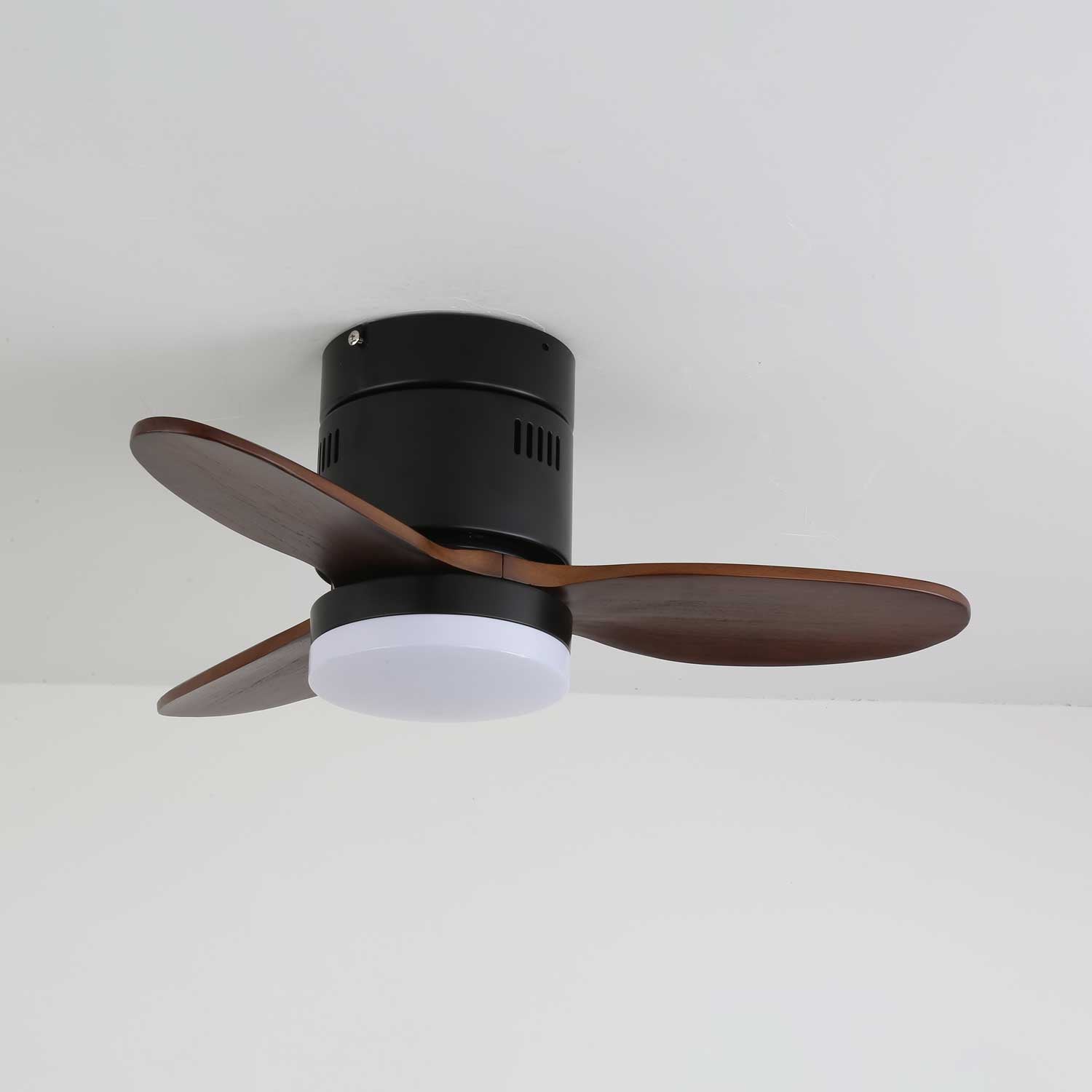 Aeroluxe Modern Ceiling Fan with Light Kit - Energy Efficient LED Lighting & Remote Control - Perfect for Bedroom, Living Room & Home Office