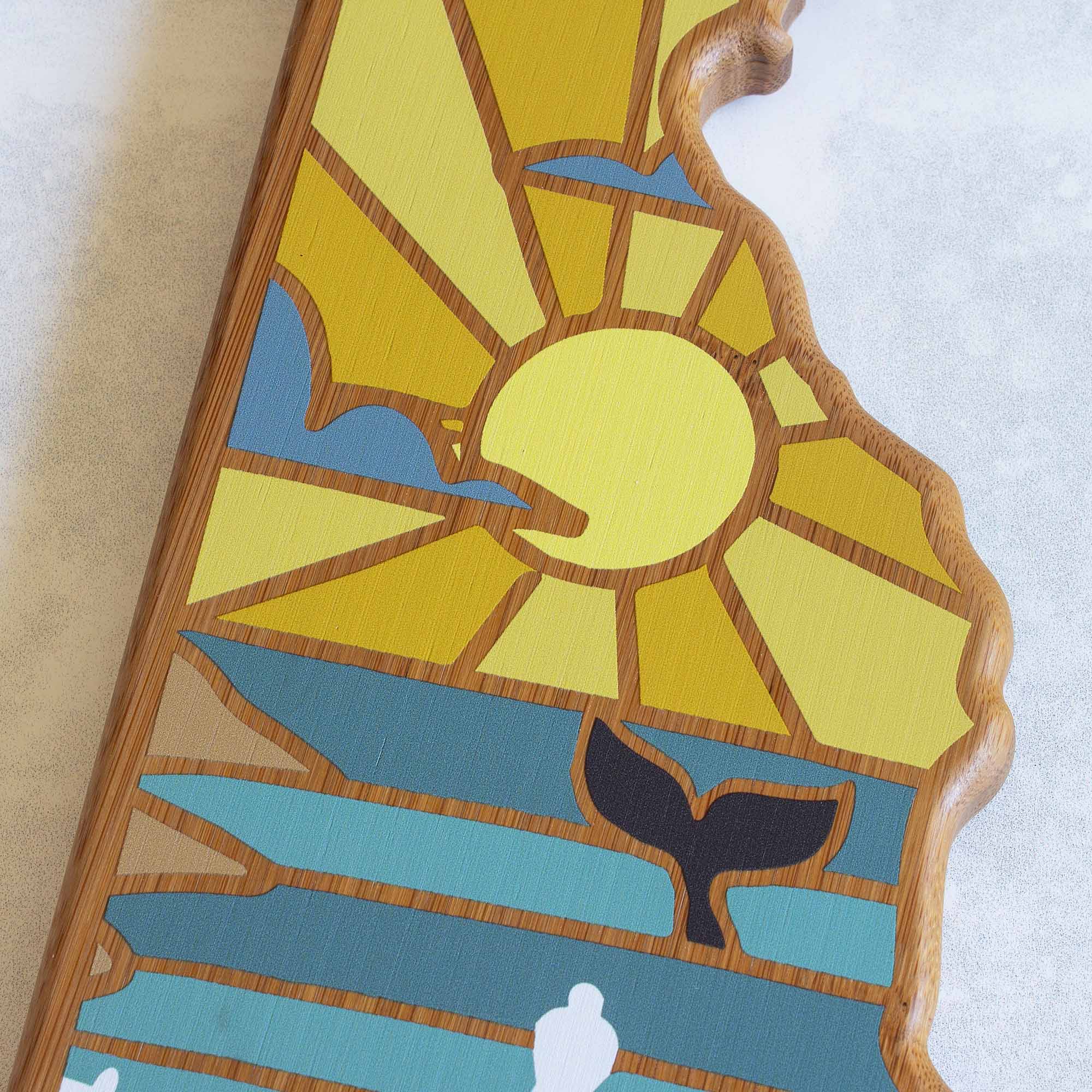 Deluxe Delaware Wood Cutting Board with Summer Stokes Artwork - Durable Kitchen Chopping Board for Meat, Vegetables, and Cheese - Perfect for Home Cooking and Gift Giving