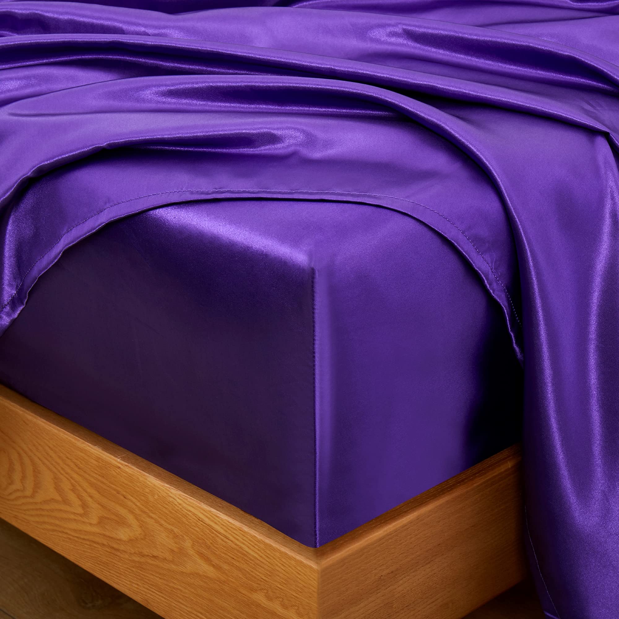 Entisn 4Pcs Silky Satin Sheets Set - Twin Size Luxury Satin Bedding in Purple, Ultra Soft & Breathable Includes 1 Fitted Sheet, 1 Flat Sheet & 2 Pillowcases - Perfect for Bedroom, Guest Room & Dorm Decor