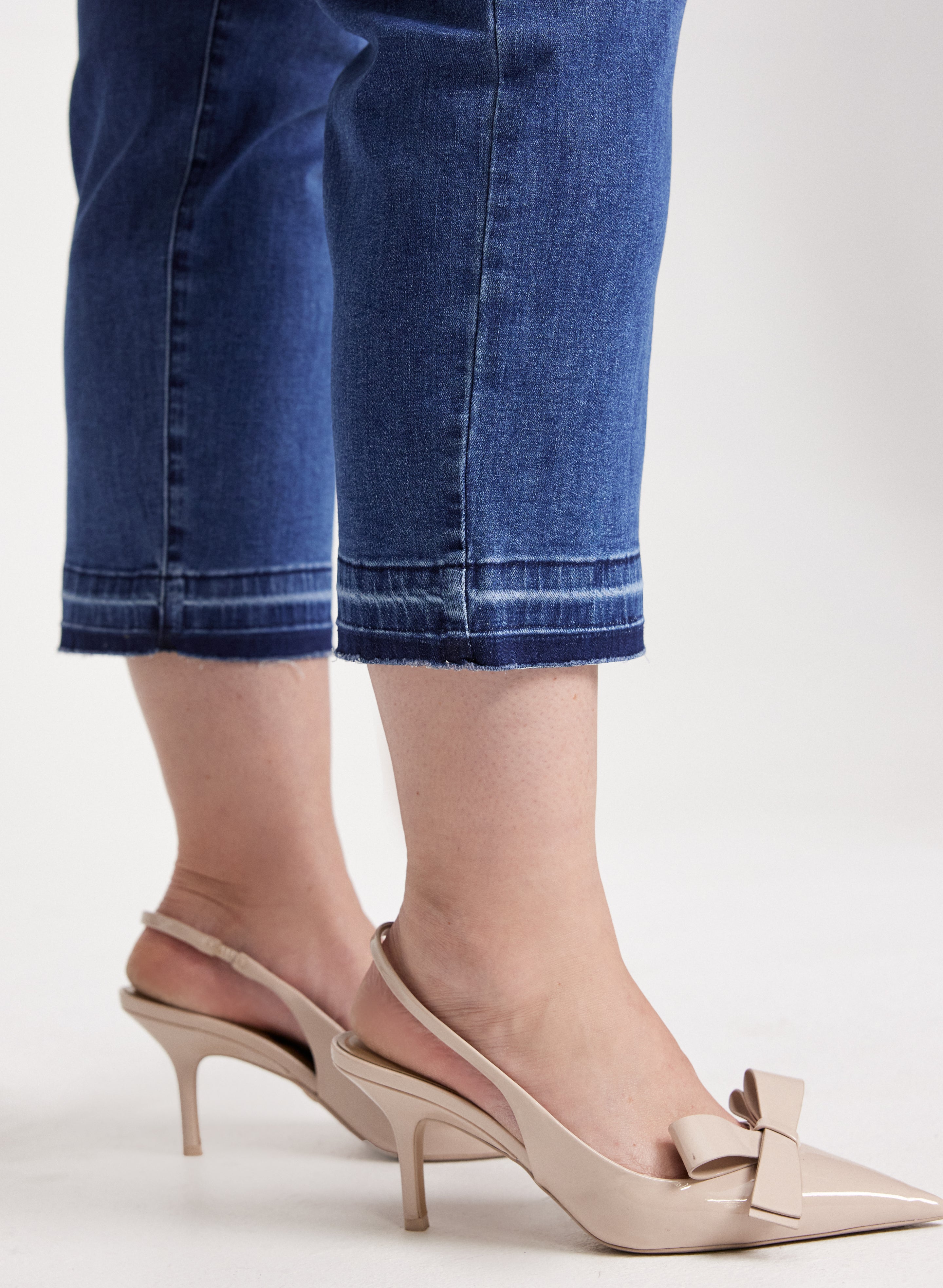 Faded Hem Capri Jeans for Women - High Waisted Stretch Denim Pants - Casual Summer Outfit for Beach, Travel & Everyday Wear