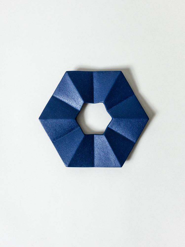 Iwachu Cast Iron Trivet - Origami Blue Design - Heat Resistant Trivet for Pots & Pans - Perfect for Kitchen, Dining Table & Outdoor BBQ Use