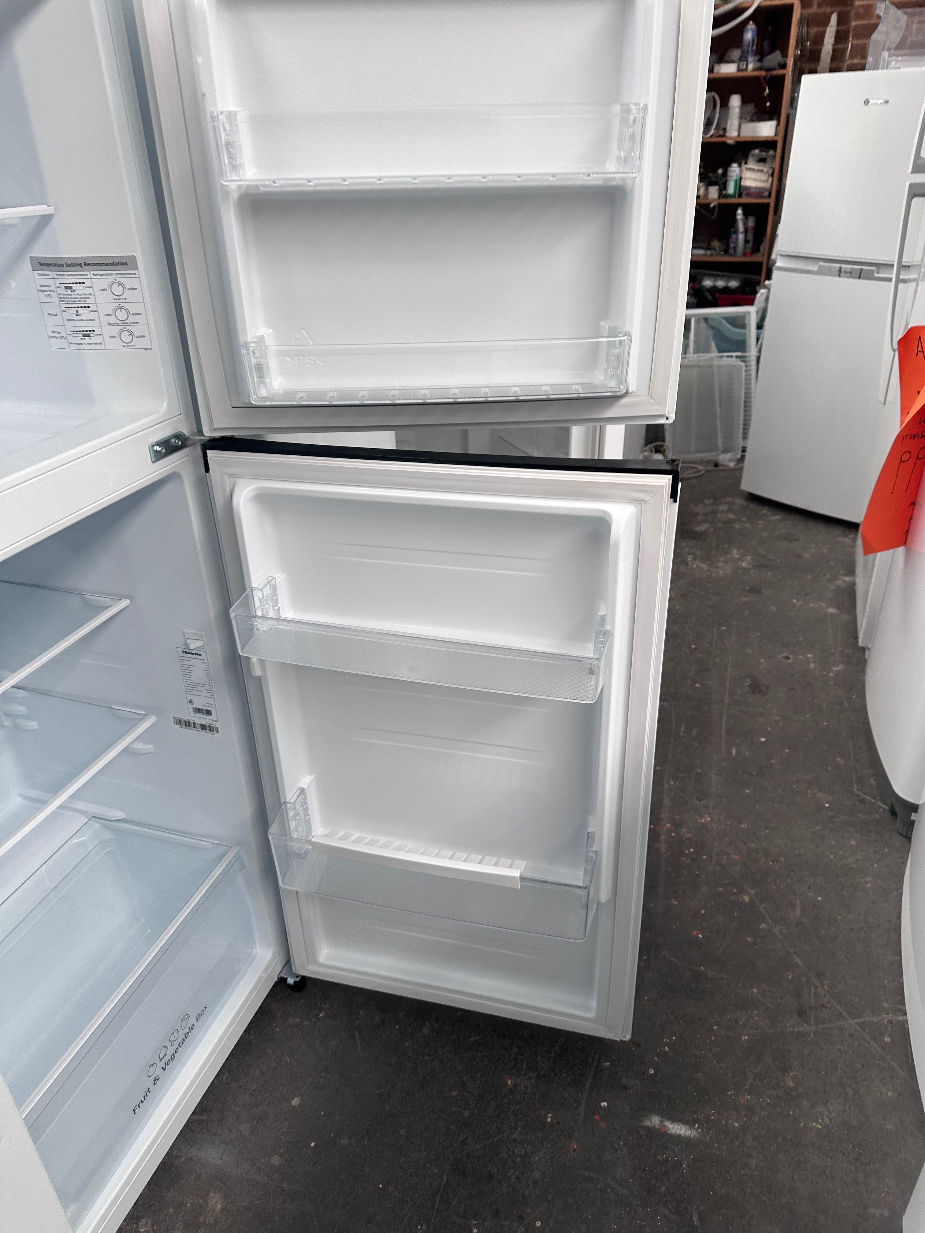 Hisense 205L Top Mount Refrigerator - Energy Efficient, Compact Freezer, Adjustable Shelves [Certified Refurbished] - Perfect for Dorms, Apartments & Small Kitchens