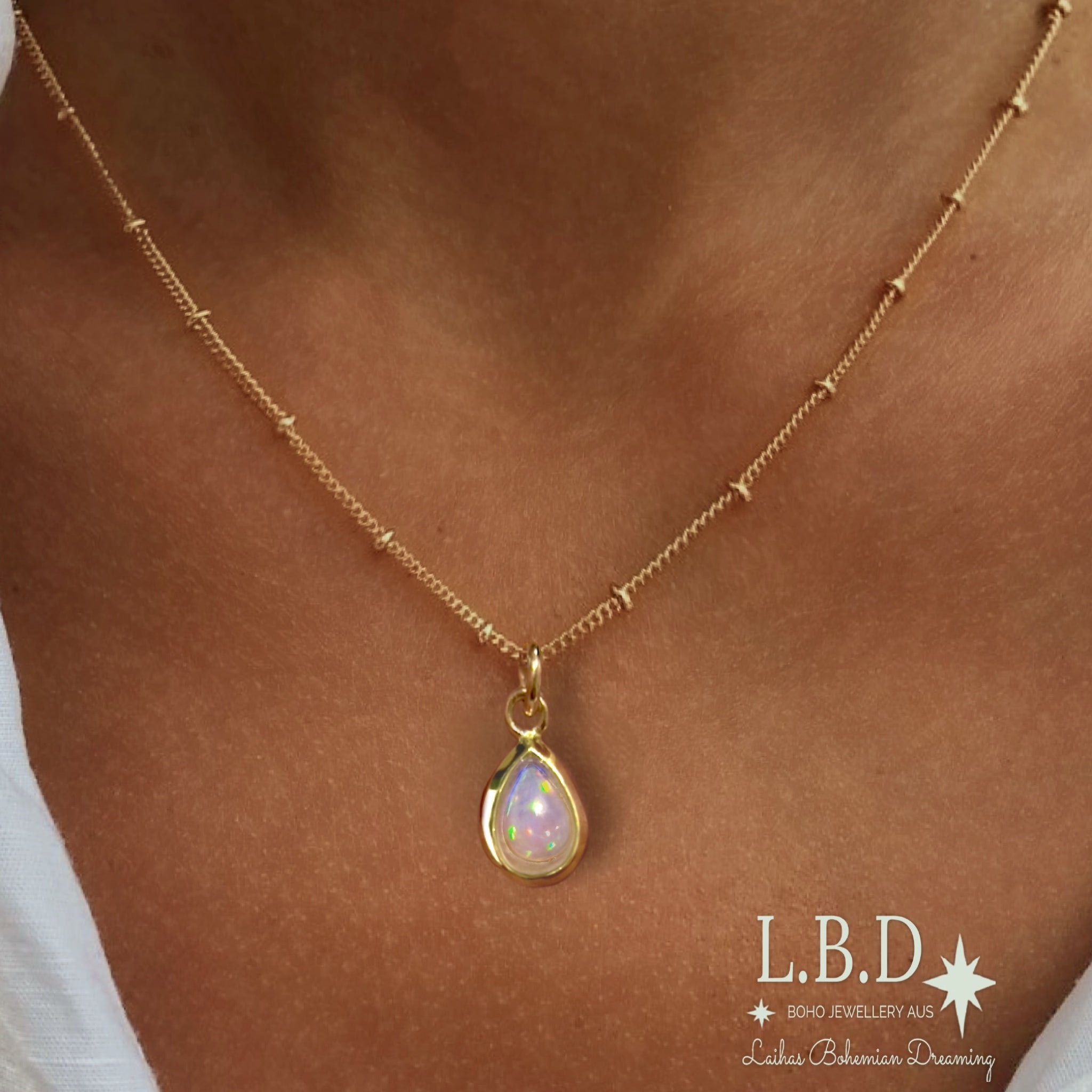 Laihas Classic Chic Raindrop Gold Opal Necklace for Women - Elegant Dainty Layering Jewelry - Perfect for Weddings, Parties & Everyday Wear