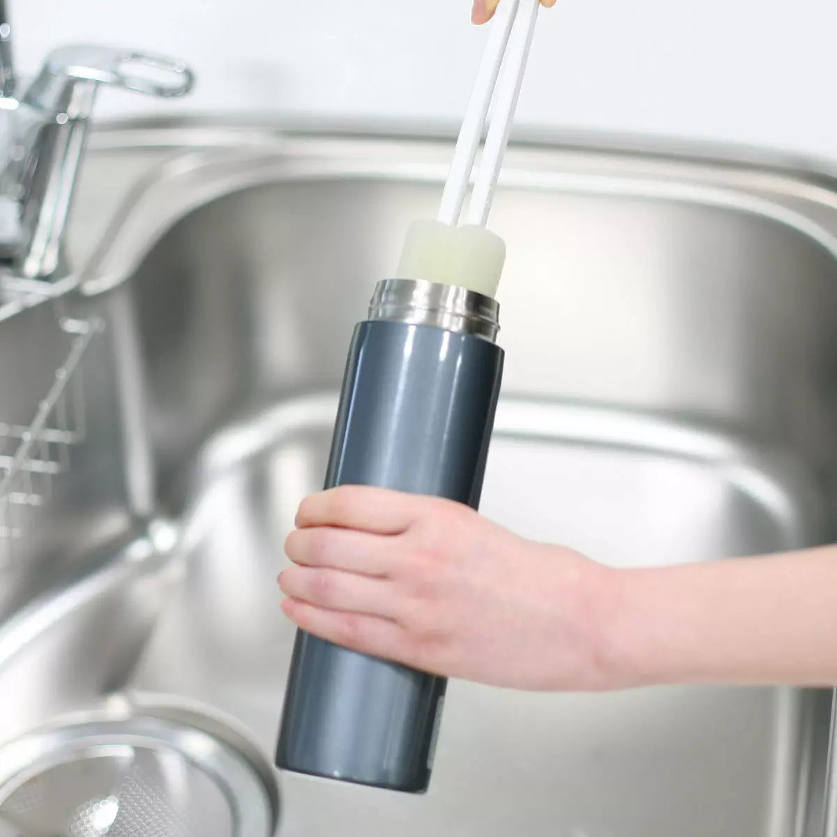 Long Reach Sponge Brush for Bottles & Jugs - Deep Cleaning Brush for Narrow Neck Bottles, Water Jugs, Vases & Hard-to-Reach Areas - Perfect for Kitchen, Home & Laboratory Cleaning