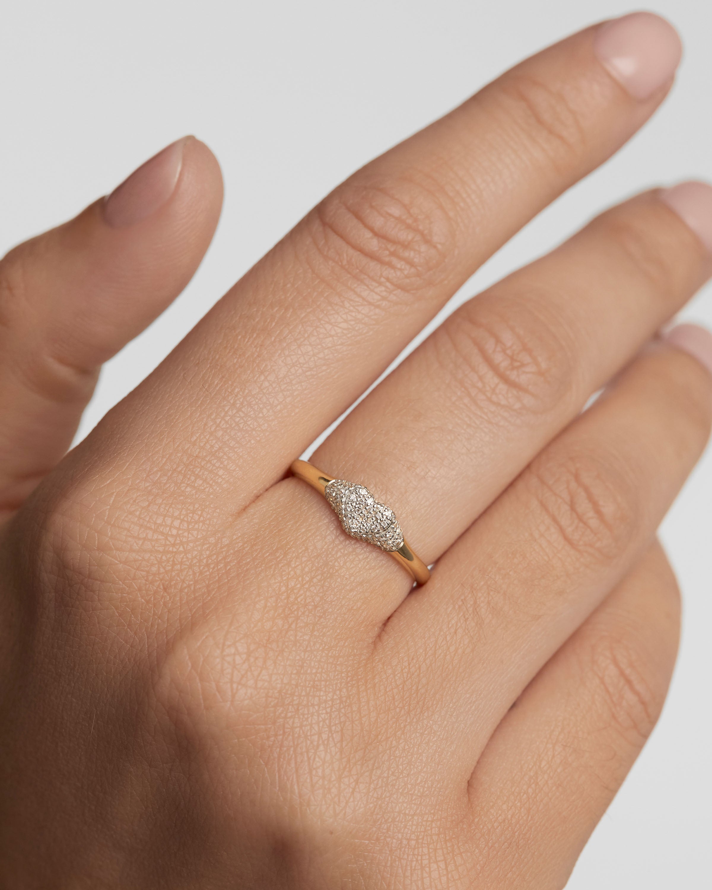 Elegant Diamond & Gold Heart Stamp Ring for Women - Perfect for Valentine's Day, Anniversary & Romantic Gifts