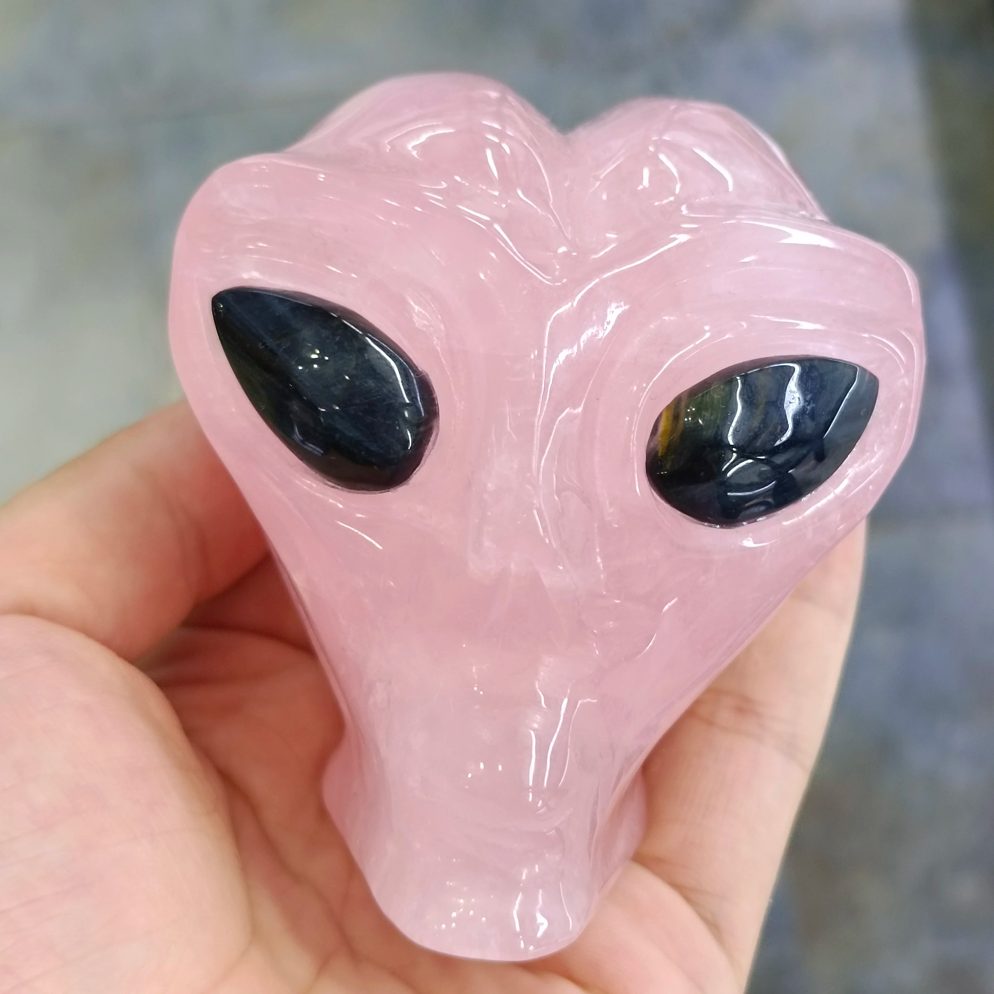 Alien Skull Obsidian Carving - Natural Healing Crystal Stone Statue for Home Decor, Meditation & Energy Work | Handcrafted Quartz Gemstone Collection Figurine for Spiritual Gifts & Yoga Space