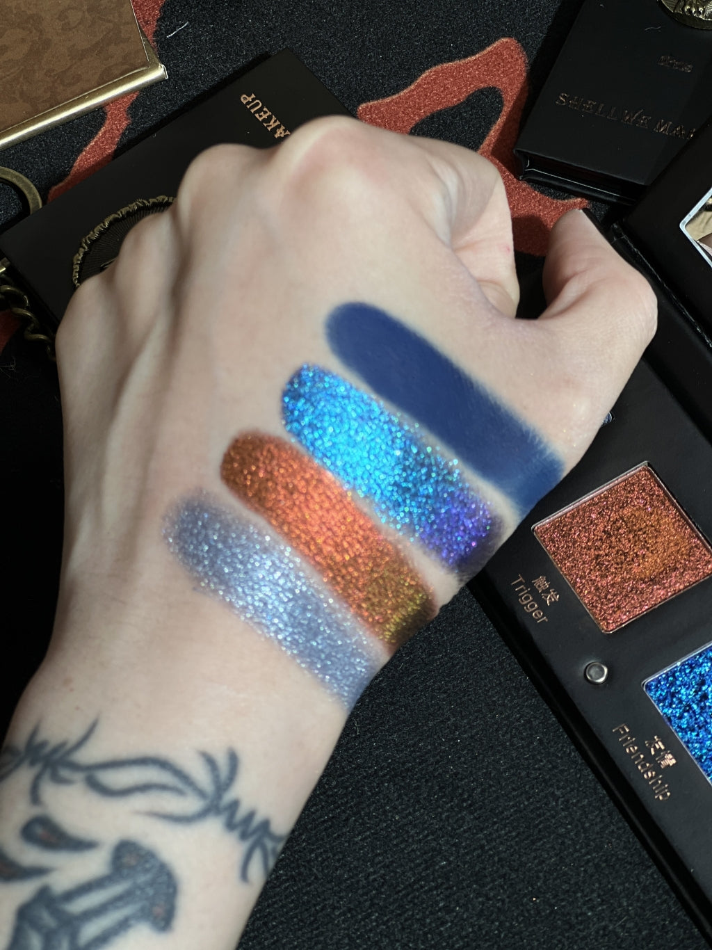 Shellwe Makeup Octopus Escape Dream Matte Satin Shimmer Chameleon Quad Eyeshadow Palette - Long Lasting Highly Pigmented Eye Shadow for Party, Wedding & Everyday Makeup
