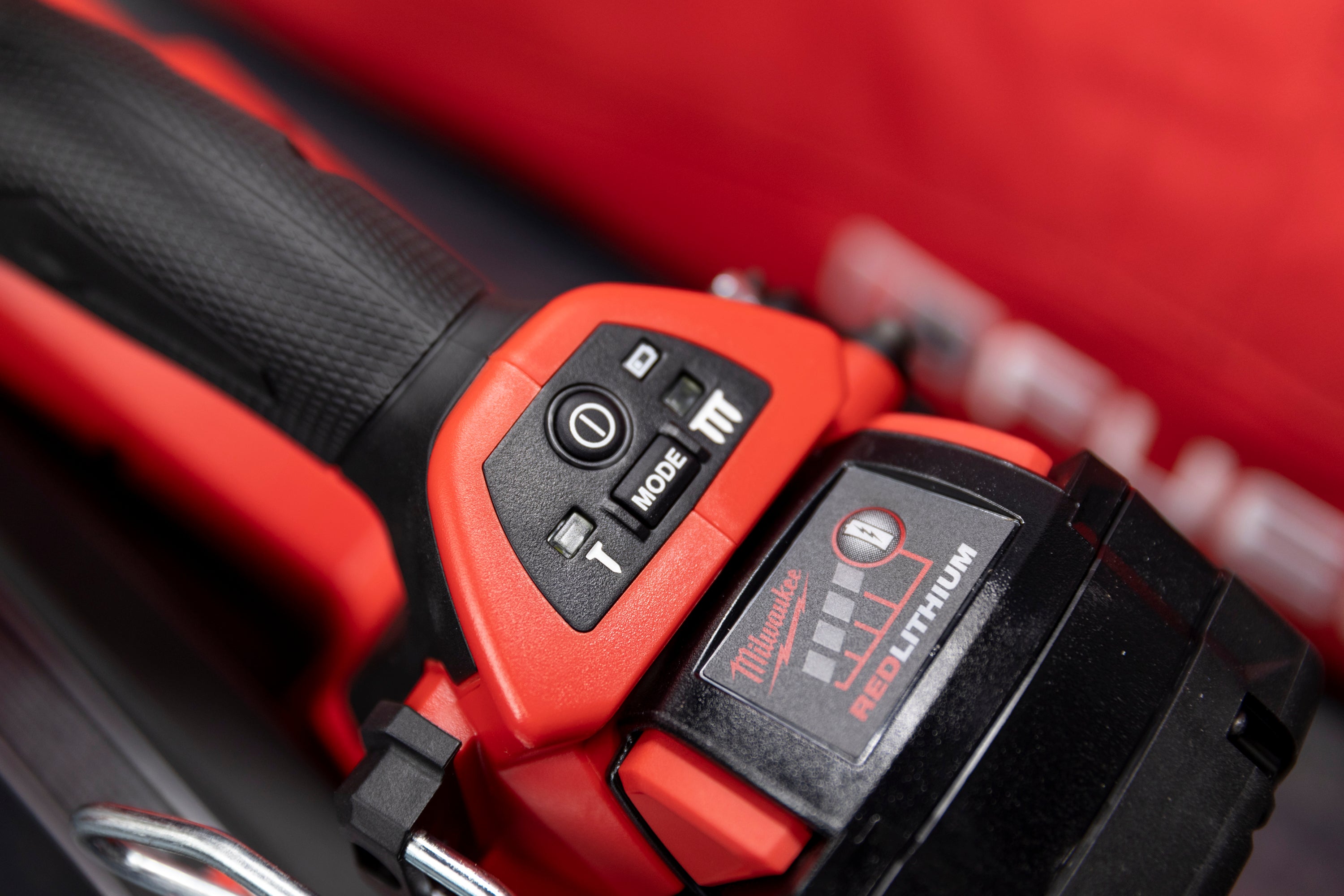 Milwaukee M18 FUEL™ 30 Degree Framing Nailer - Cordless Electric Nail Gun for Wood Framing, Roofing & Construction - Perfect for Professional Builders & DIY Home Projects