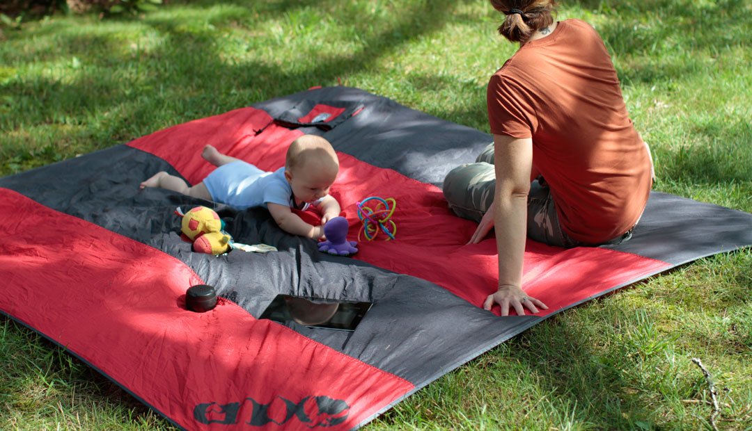 ENO Eagles Nest Outfitters Islander Travel Blanket - Lightweight & Compact Camping Blanket for Hiking, Beach, Picnics - Red/Charcoal - Perfect for Outdoor Adventures & Travel Accessories