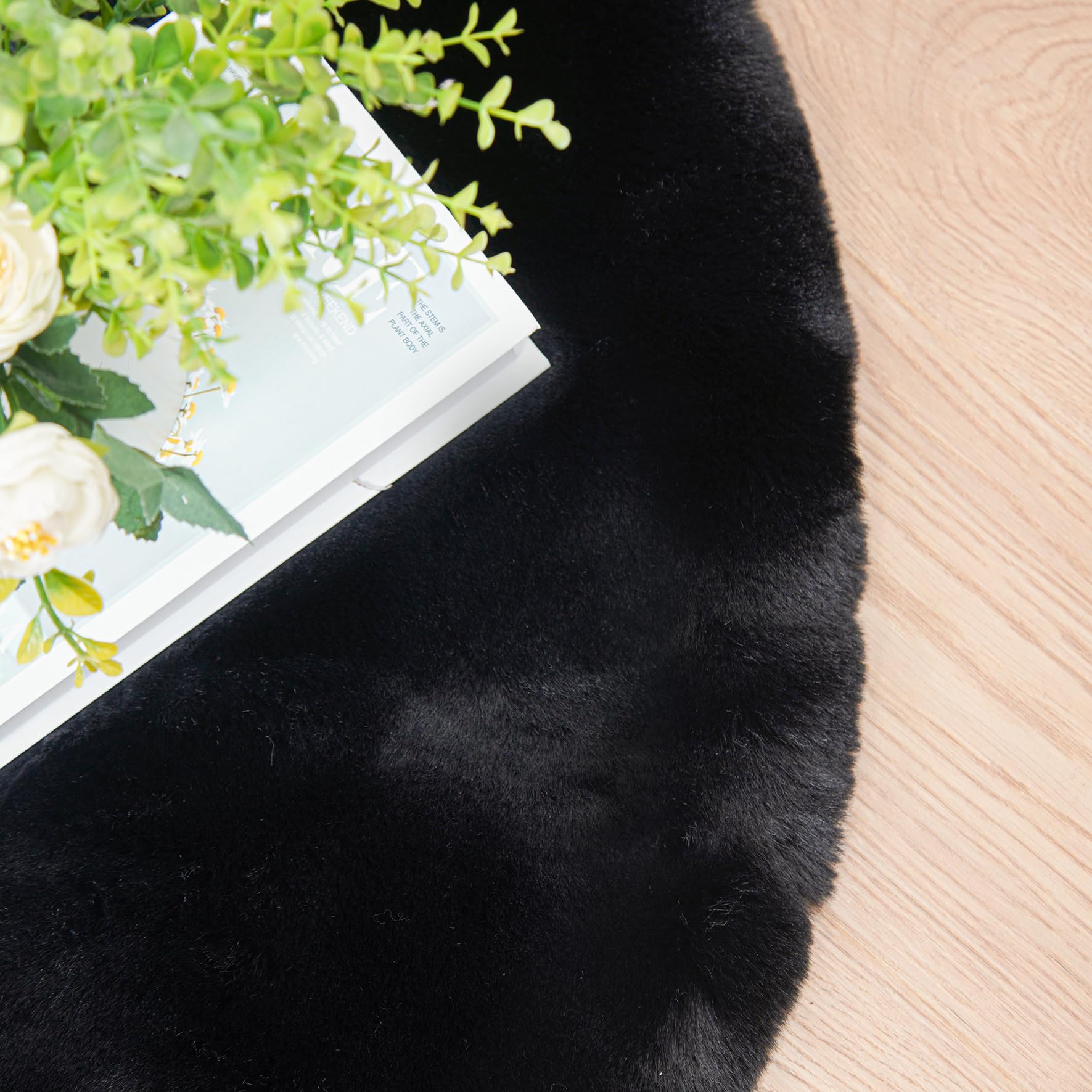 6ft Round Faux Rabbit Fur Rug - Soft Fluffy Area Rug for Bedroom, Living Room, Teen Room - Machine Washable Black Faux Fur Carpet - Perfect for Cozy Home Decor & Floor Comfort