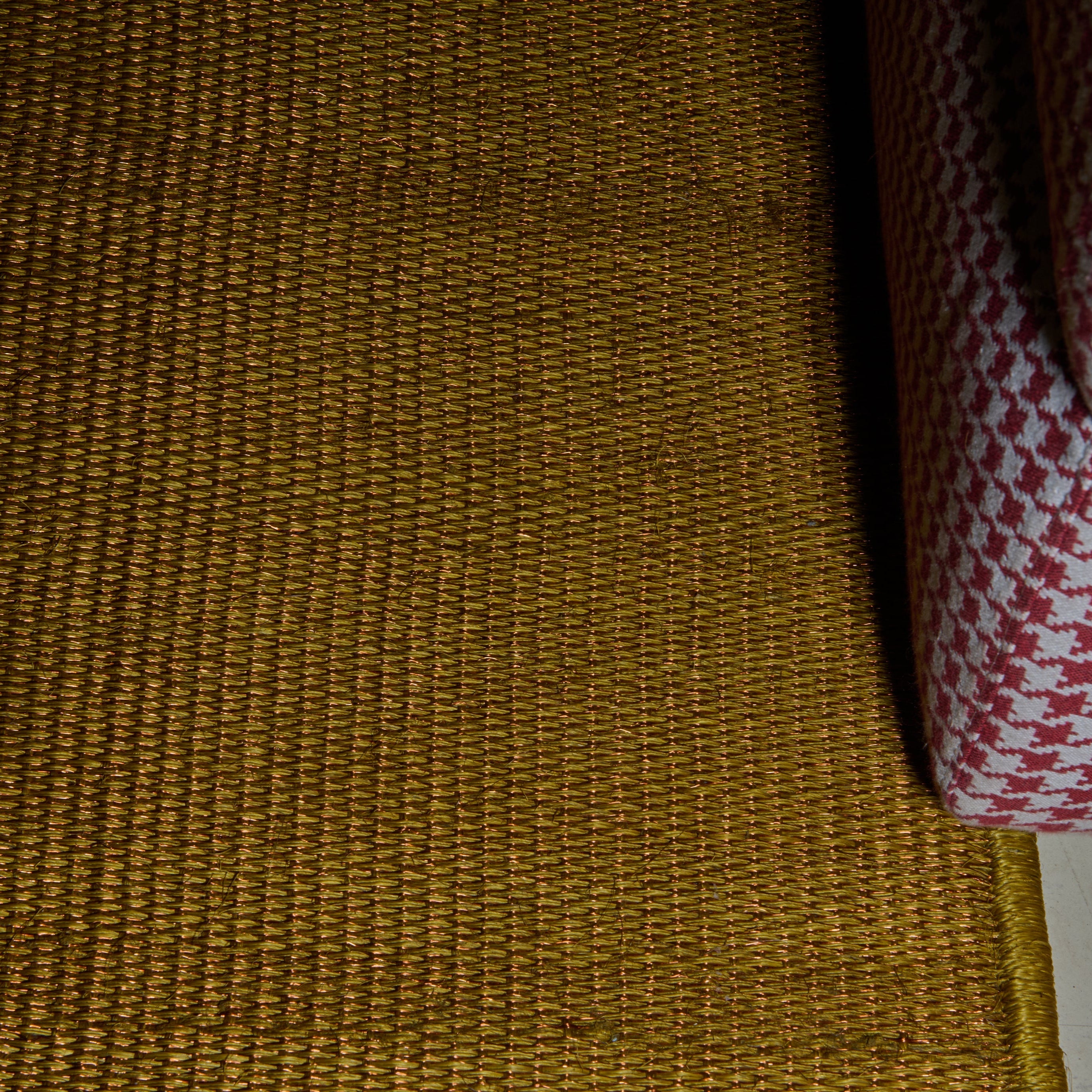 IN STOCK Staple Extra Thin 140x200cm - Lightweight & Durable for Office, School, Home & Craft Projects