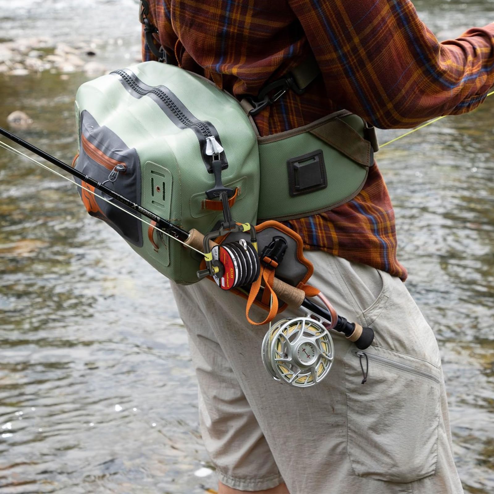 Premium Fly Fishing Tippet Holder & Leader Organizer - KOMCLUB Dry Fly Fishing Gear with Head Gate Spool - Perfect for Attaching to Fishing Vests & Organizing Fly Lines (Great for Stream, River & Lake Fishing)