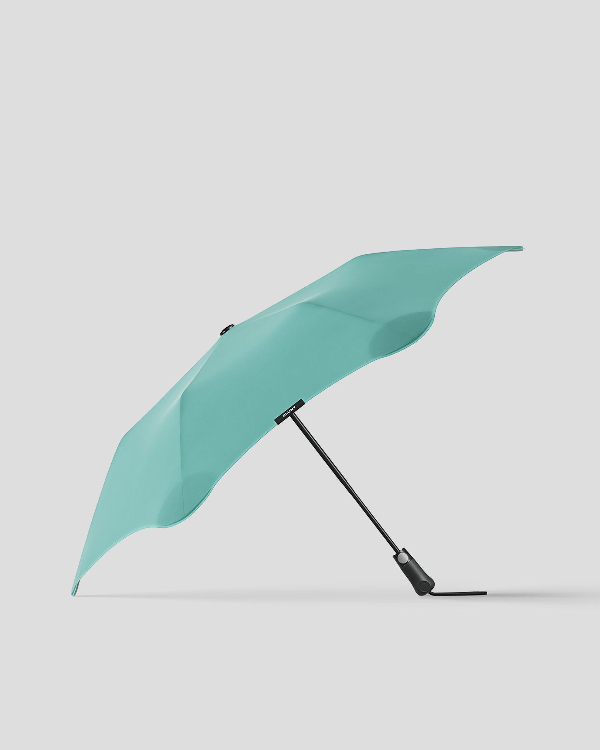 Blunt Metro Compact Travel Umbrella - Mint Green | Windproof & Lightweight for Commuting, Walking & Outdoor Activities