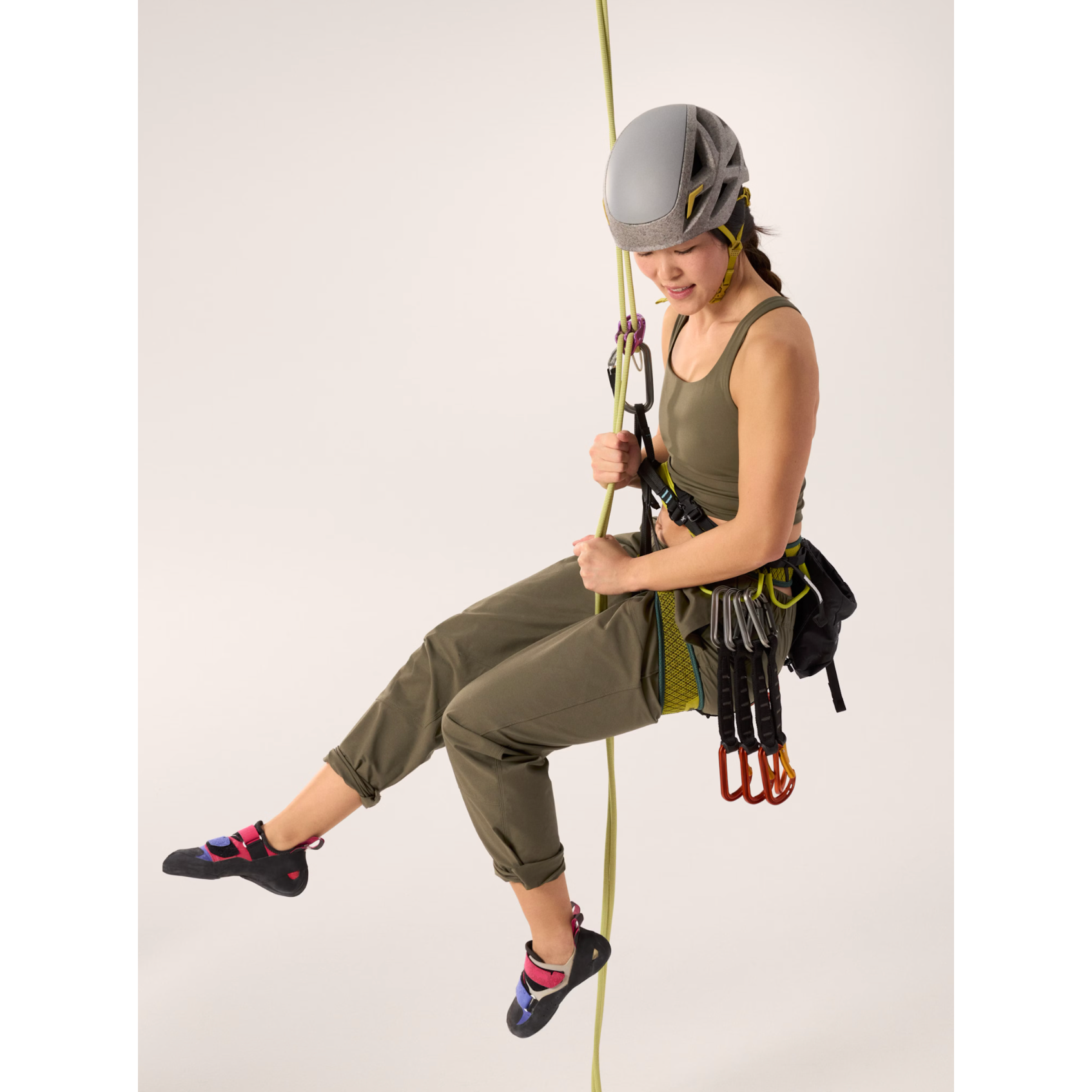 Arc'teryx Women's Kragg Cotton Pants - Lightweight Hiking & Travel Pants for Outdoor Adventures