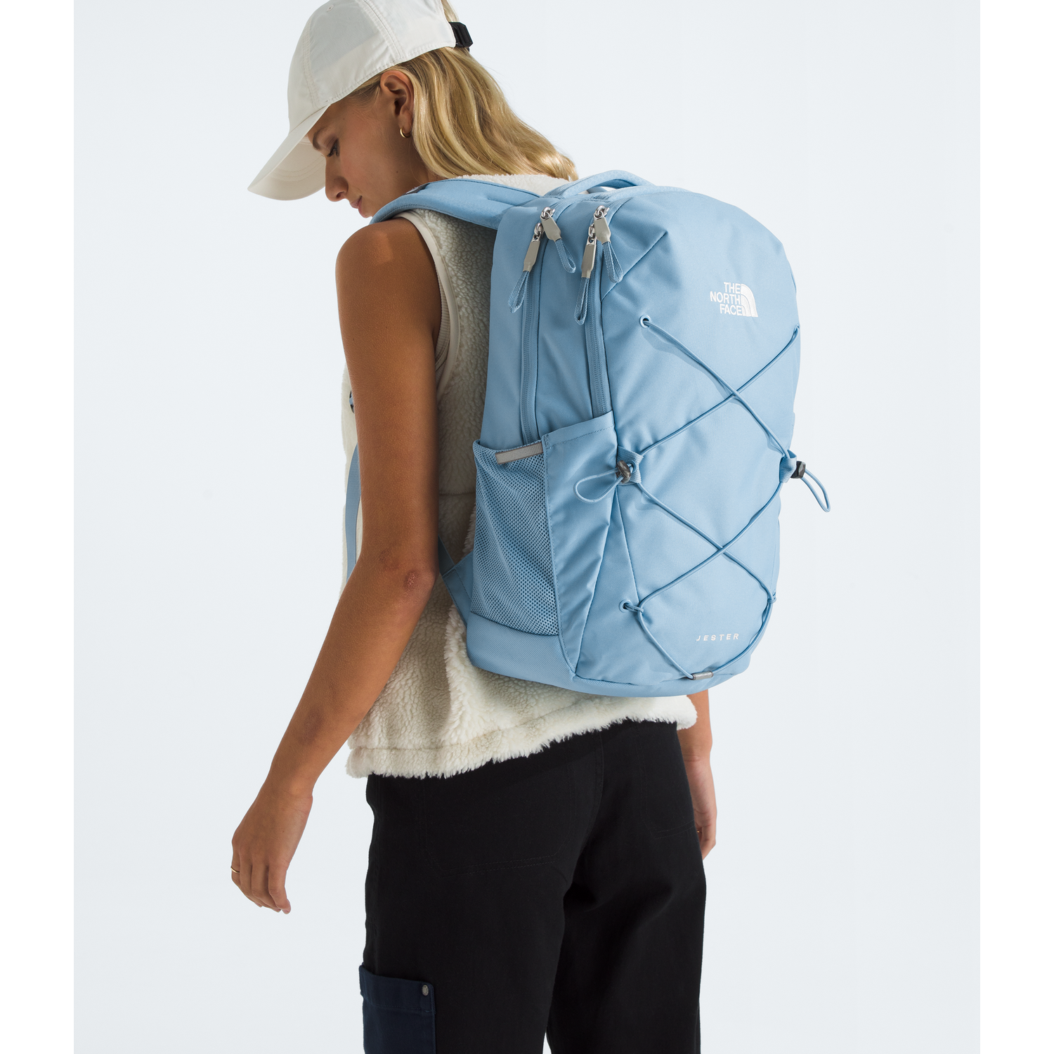 The North Face Women's Jester Backpack - Lightweight Laptop Daypack for Hiking, Travel & School - Durable Water-Resistant College Bookbag with Padded Shoulder Straps