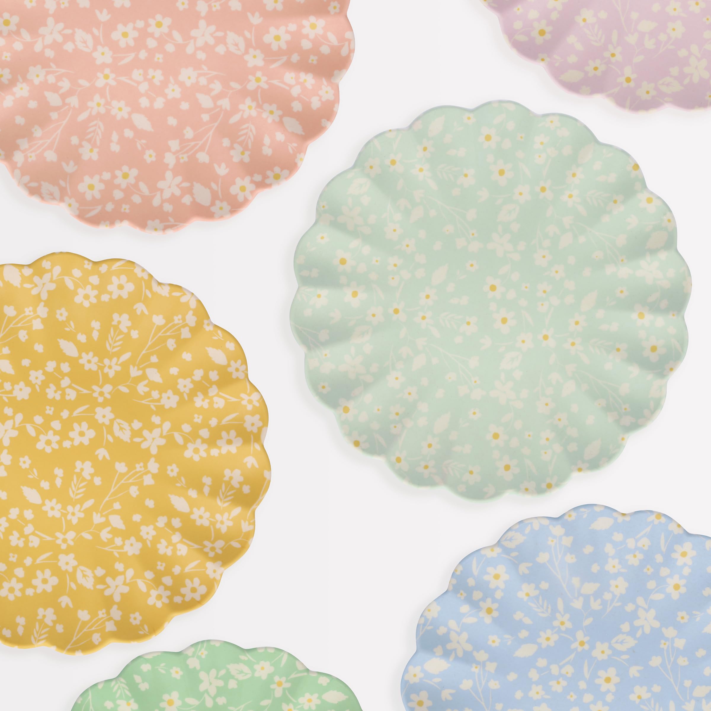 Eco-Friendly Meri Meri Scalloped Bamboo Plates Set of 6 (2 Sizes) - Dishwasher Safe & Reusable Dinnerware for Kids & Adults - Perfect for Birthday Parties, Picnics & Sustainable Dining
