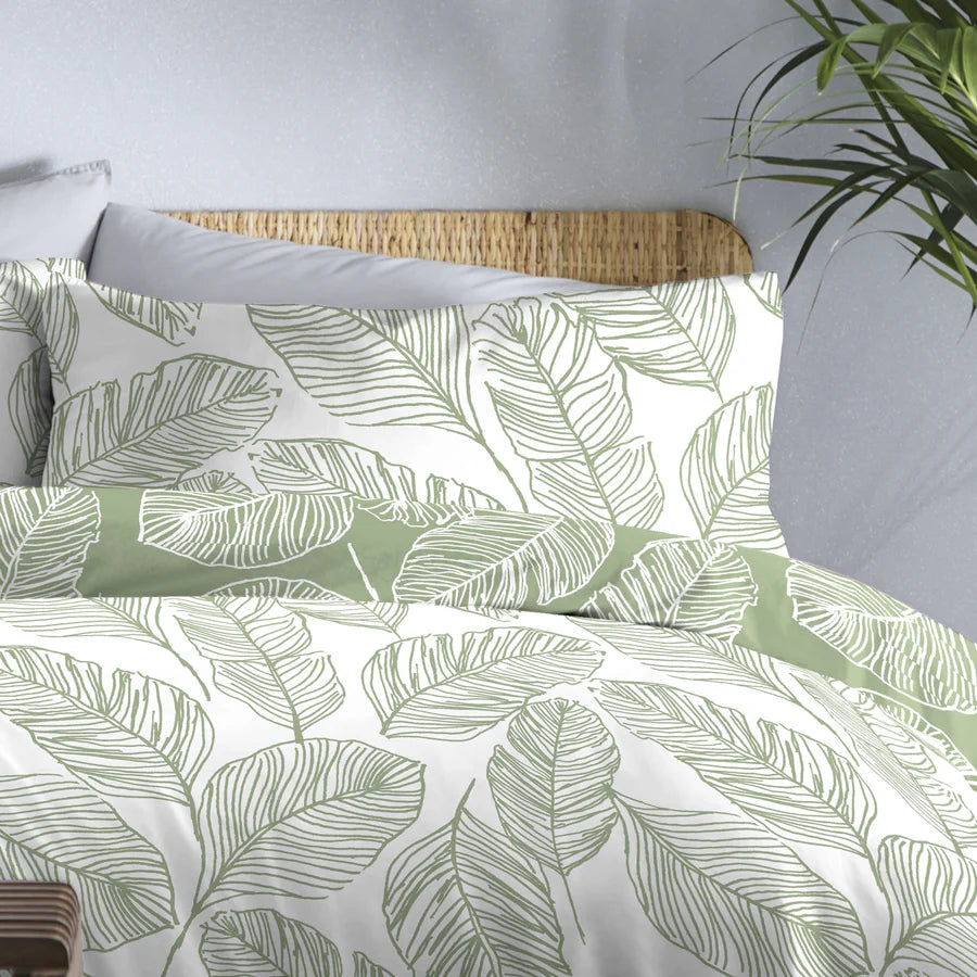 Fusion Matteo Duvet Cover Set - Soft Green Luxury Bedding, Queen/King Size, 3-Piece Duvet Cover Set with Pillow Shams - Perfect for Master Bedroom, Guest Room & Cozy Home Decor