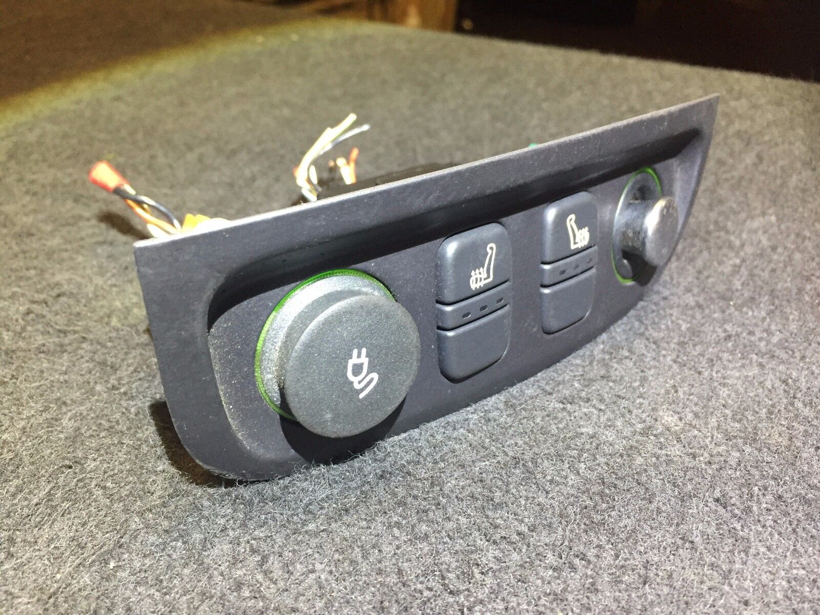 2004-2009 Jaguar XJ8 OEM Heated Rear Seat Switch - Genuine VDP Replacement Part for Comfort & Luxury Driving