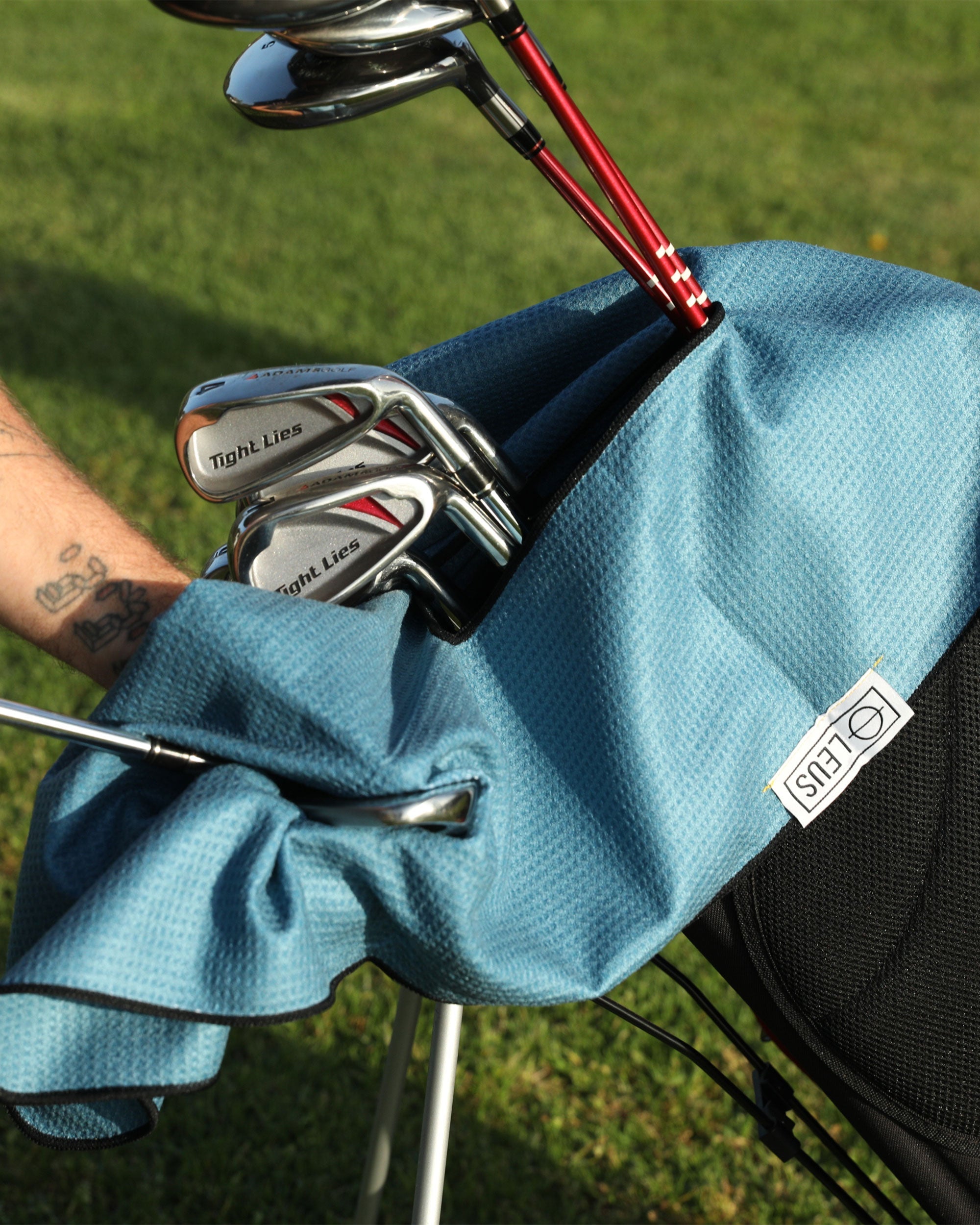 Ocean Golf ECO Towel - Quick Dry Microfiber Sports Towel for Golf, Beach & Travel - Lightweight, Absorbent & Eco-Friendly Golf Accessories (Perfect for Golfers, Swimmers & Outdoor Enthusiasts)