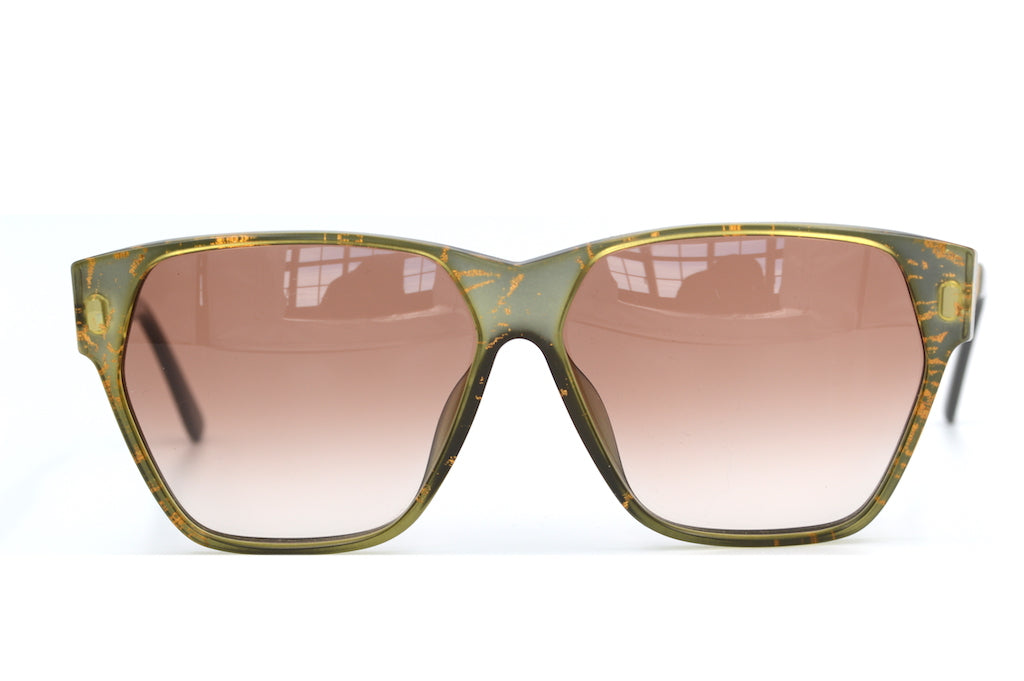 Christian Dior 2565 20 Sunglasses - Luxury Designer Shades for Women & Men | Perfect for Outdoor Activities, Beach & Fashion Accessories