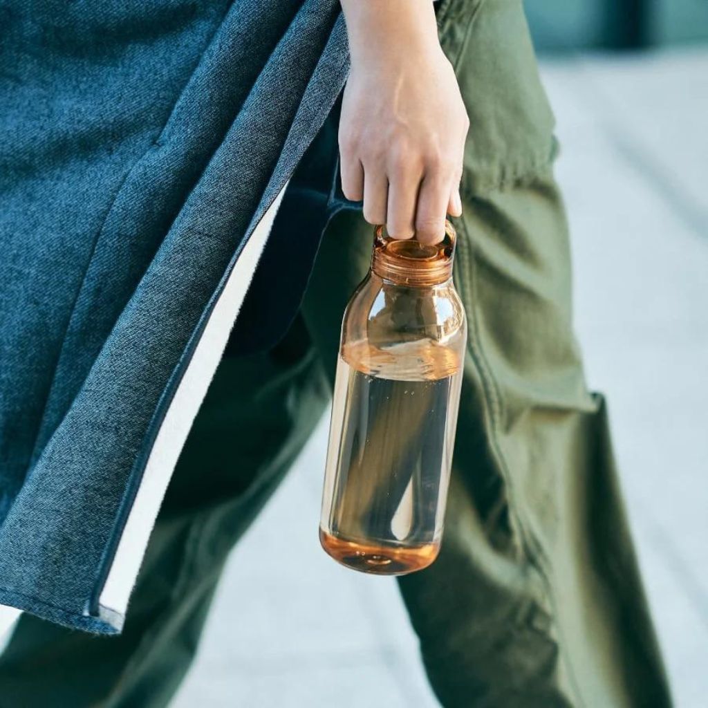 Kinto Amber 950ml Insulated Water Bottle - Leakproof Stainless Steel Thermos for Hot & Cold Drinks - Perfect for Hiking, Gym, Office & Travel