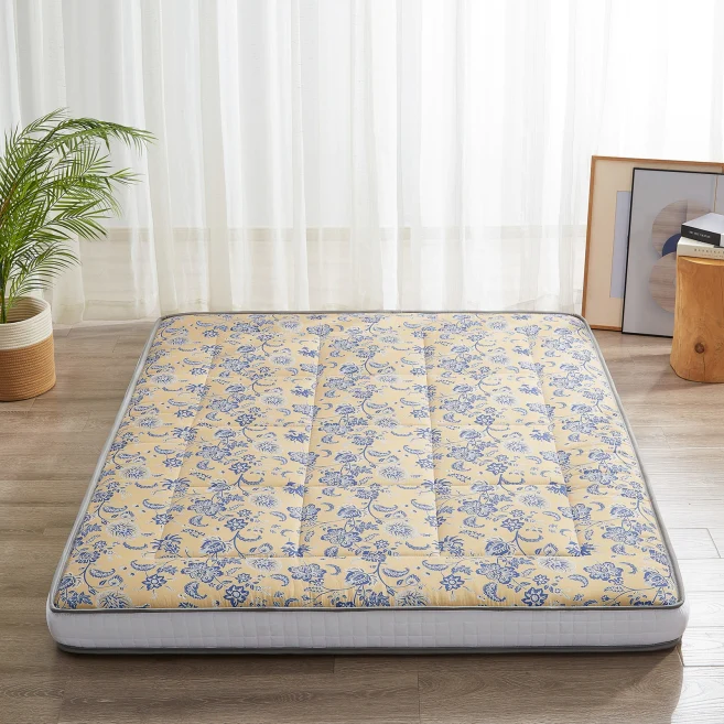 MAXYOYO Padded Japanese Floor Mattress - Floral Printed Futon Mattress & Folding Sleeping Pad for Guest Bed, Camping, Yoga & Meditation | Comfortable Floor Cushion for Small Spaces